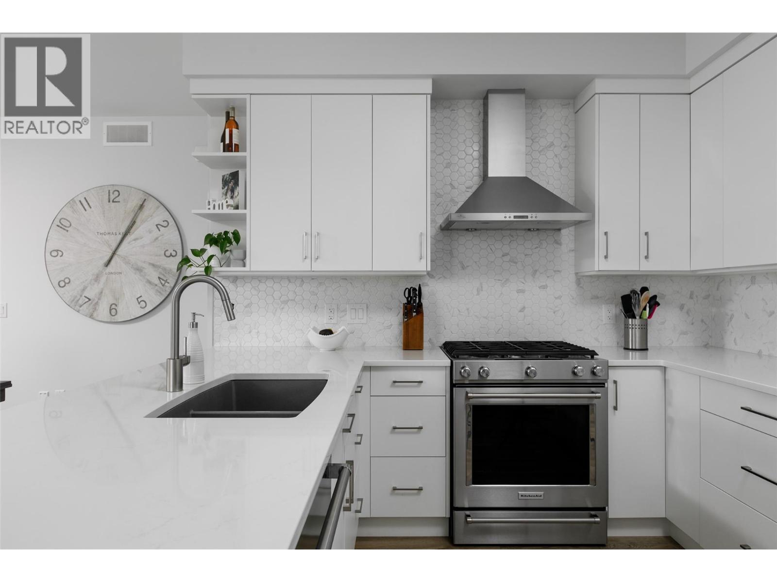 865 Patterson Avenue, Kelowna, British Columbia  V1Y 5C9 - Photo 3 - 10374646