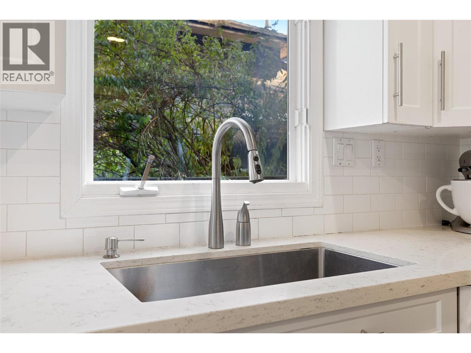 1988 Abel Street, West Kelowna, British Columbia  V1Z 3C9 - Photo 10 - 10375378