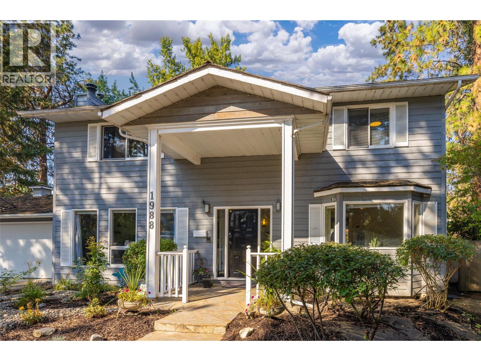 1988 Abel Street, West Kelowna, British Columbia  V1Z 3C9 - Photo 2 - 10375378