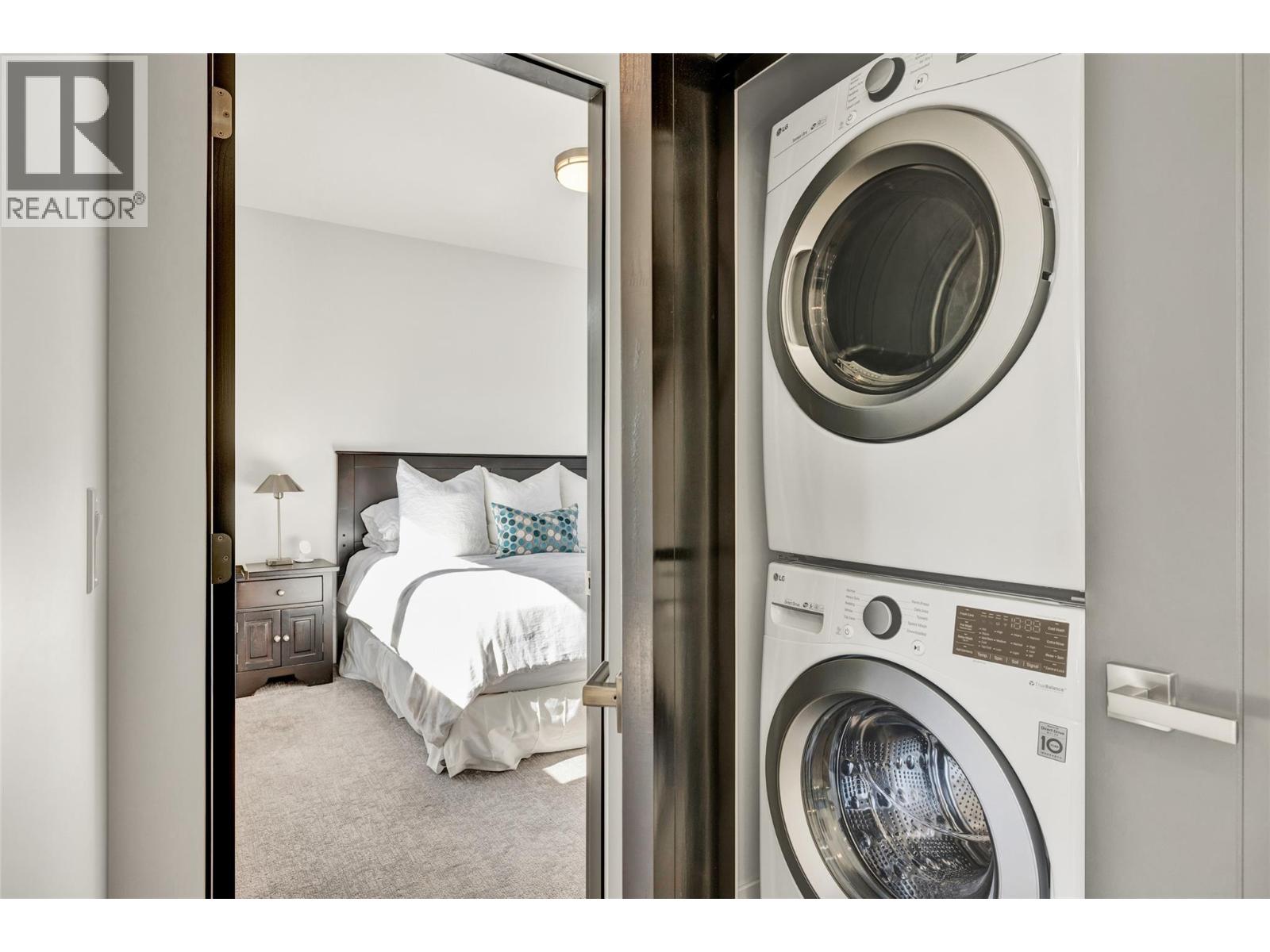 364 Christleton Avenue, Kelowna, British Columbia  V1Y 5H7 - Photo 54 - 10374456