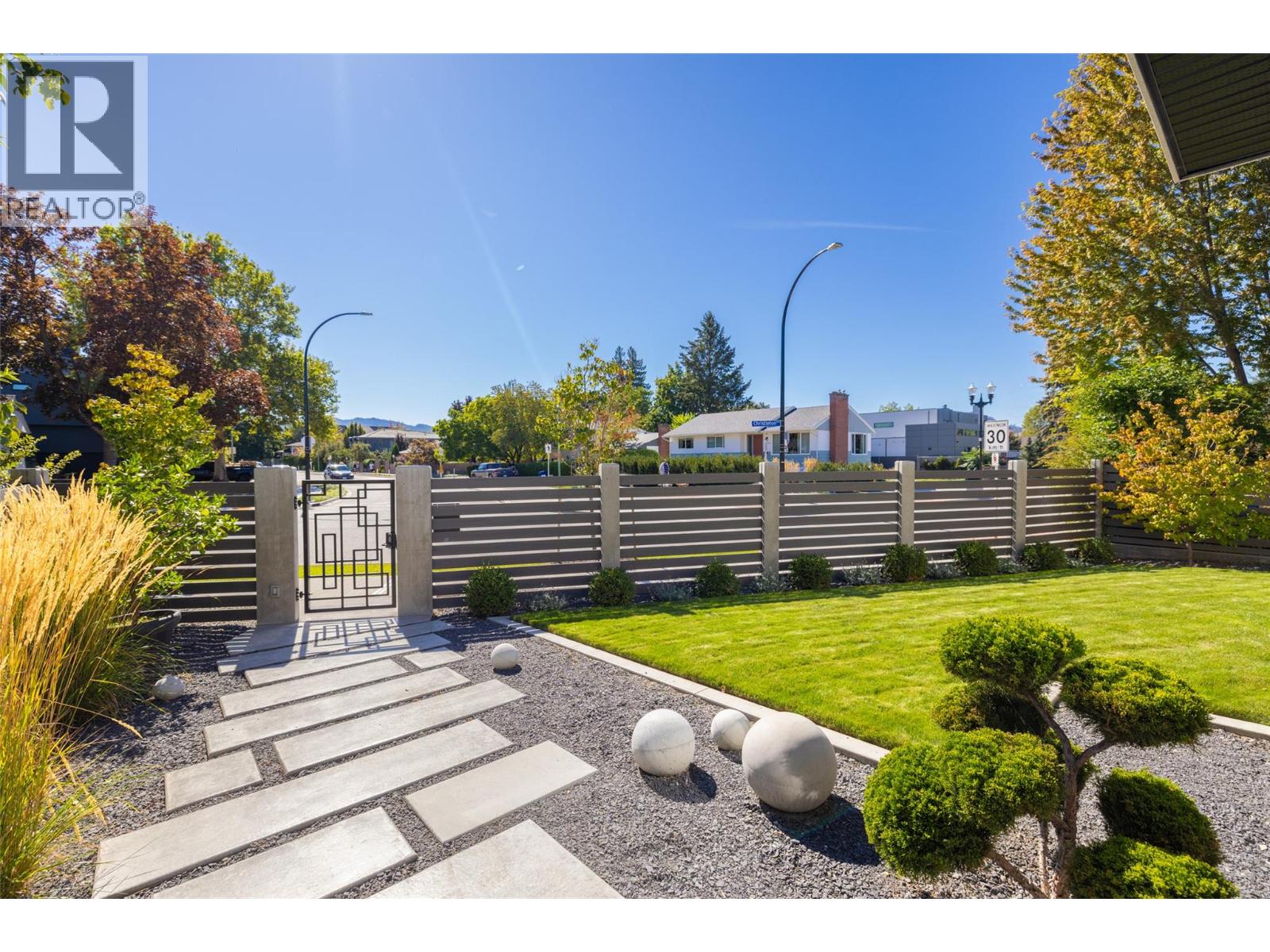 364 Christleton Avenue, Kelowna, British Columbia  V1Y 5H7 - Photo 7 - 10374456