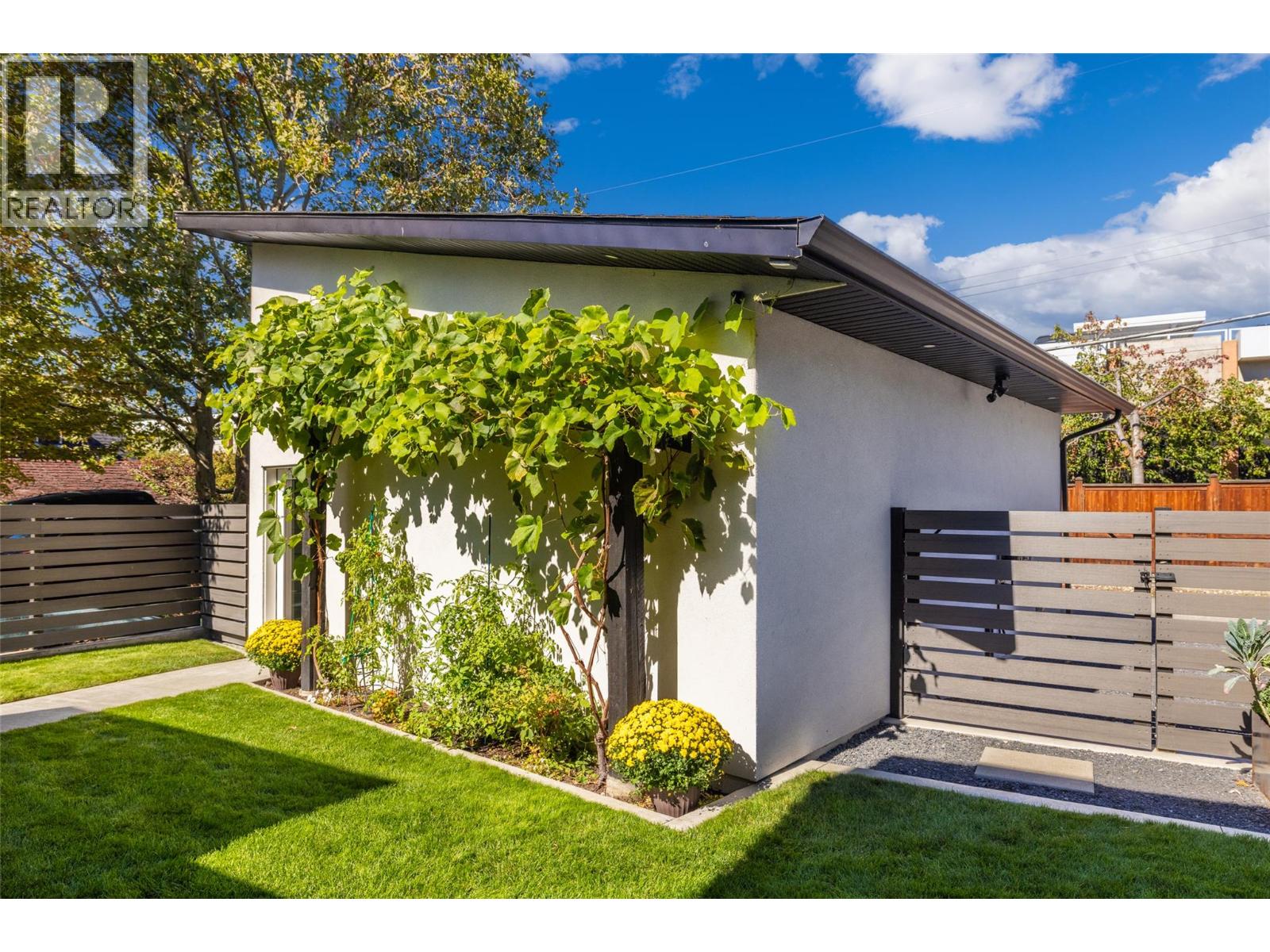 364 Christleton Avenue, Kelowna, British Columbia  V1Y 5H7 - Photo 76 - 10374456