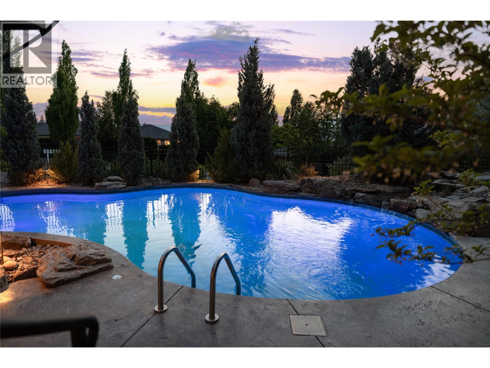 710 ARBOR VIEW Drive, kelowna, British Columbia
