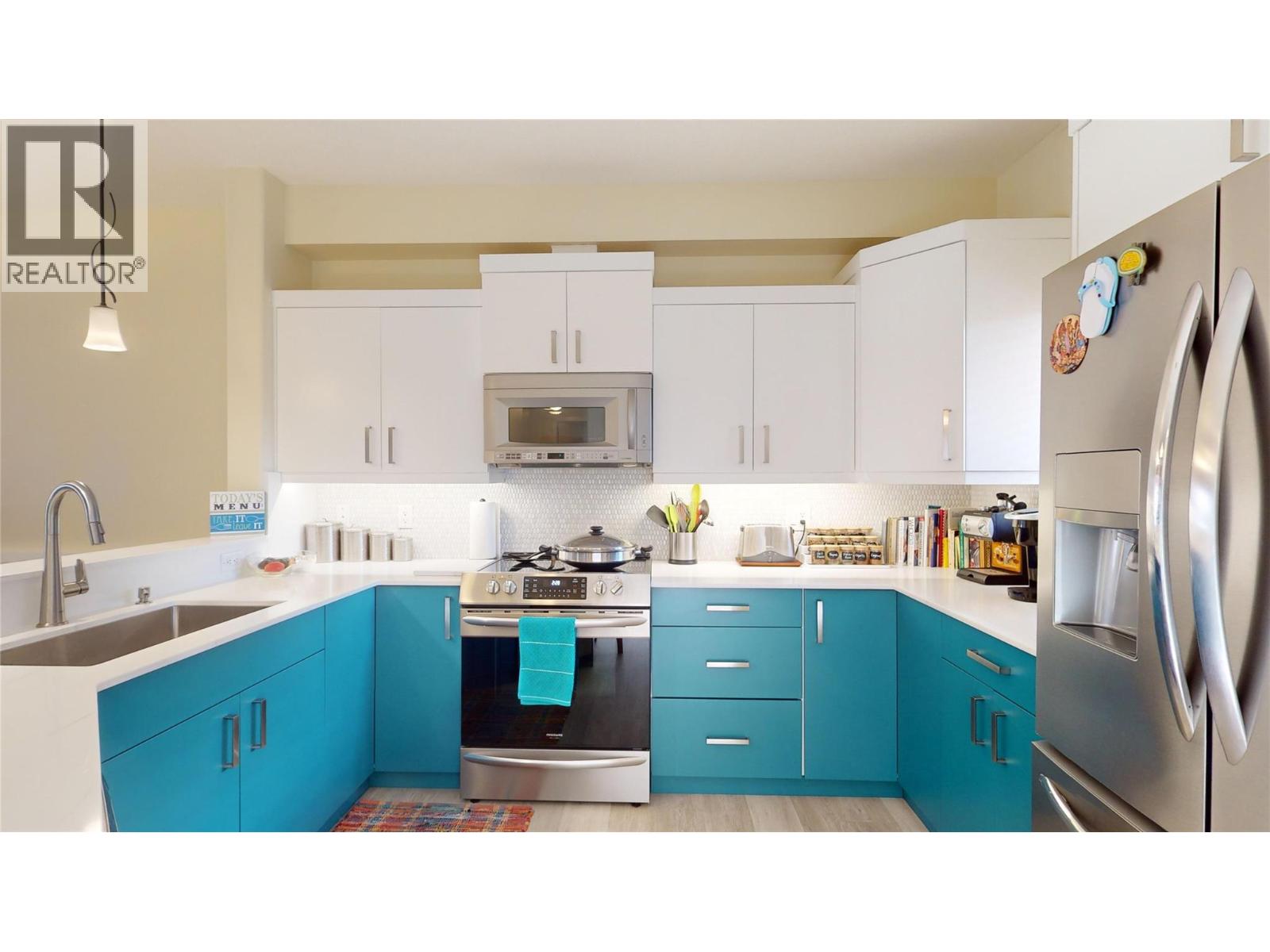 3996 Beach Avenue Unit# 205, Peachland, British Columbia  V0H 1X5 - Photo 1 - 10375565