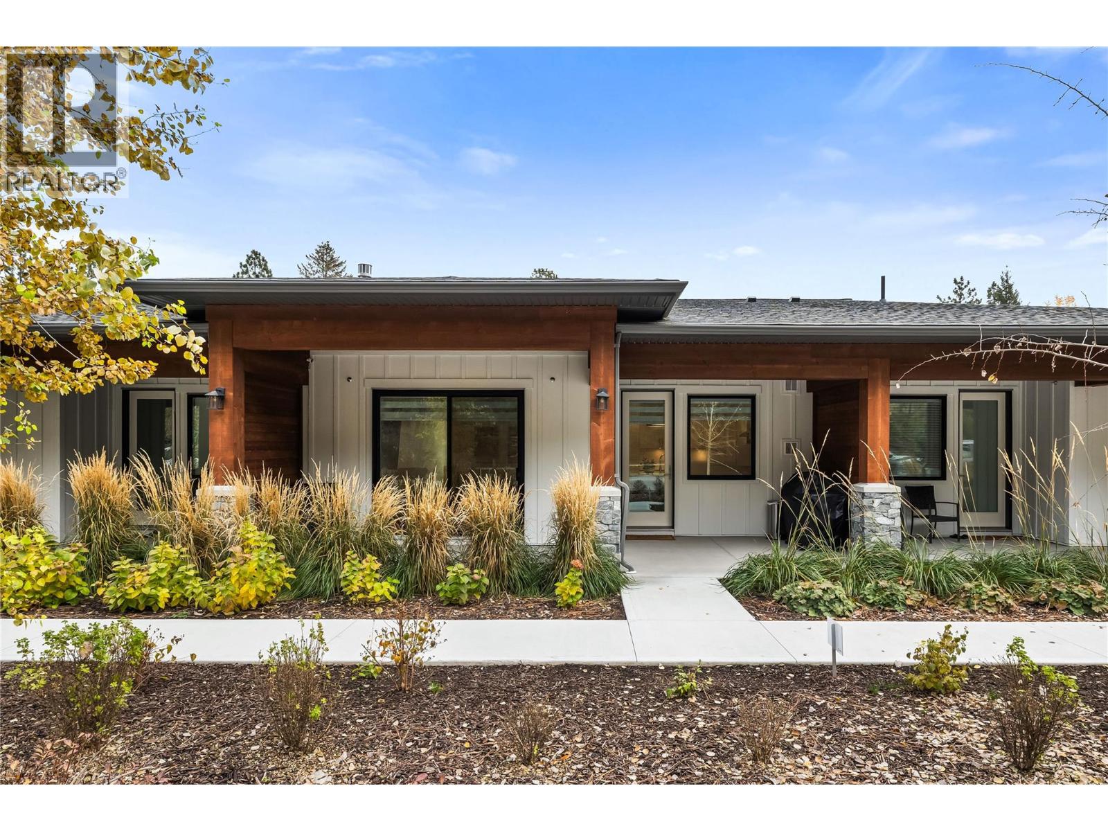 1979 Country Club Drive Unit# 20, Kelowna, British Columbia  V1V 0H6 - Photo 1 - 10375443