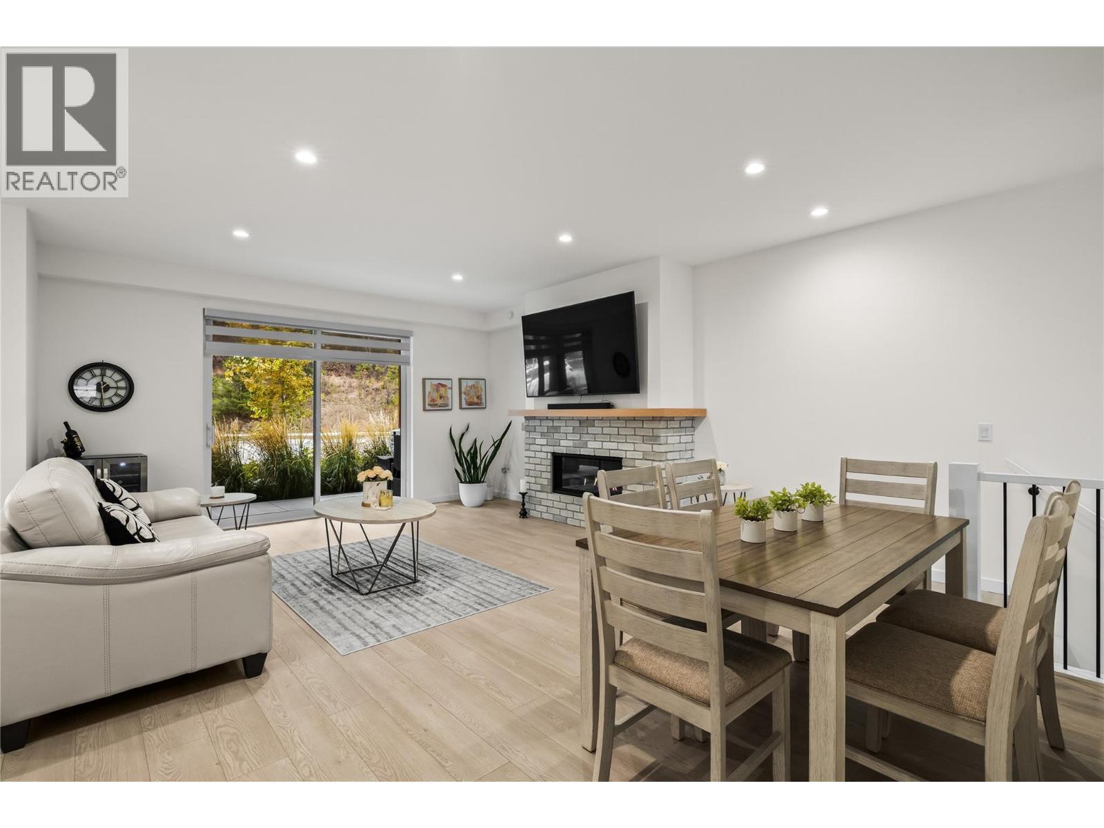 1979 Country Club Drive Unit# 20, Kelowna, British Columbia  V1V 0H6 - Photo 5 - 10375443