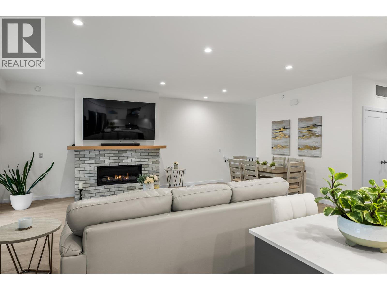 1979 Country Club Drive Unit# 20, Kelowna, British Columbia  V1V 0H6 - Photo 7 - 10375443