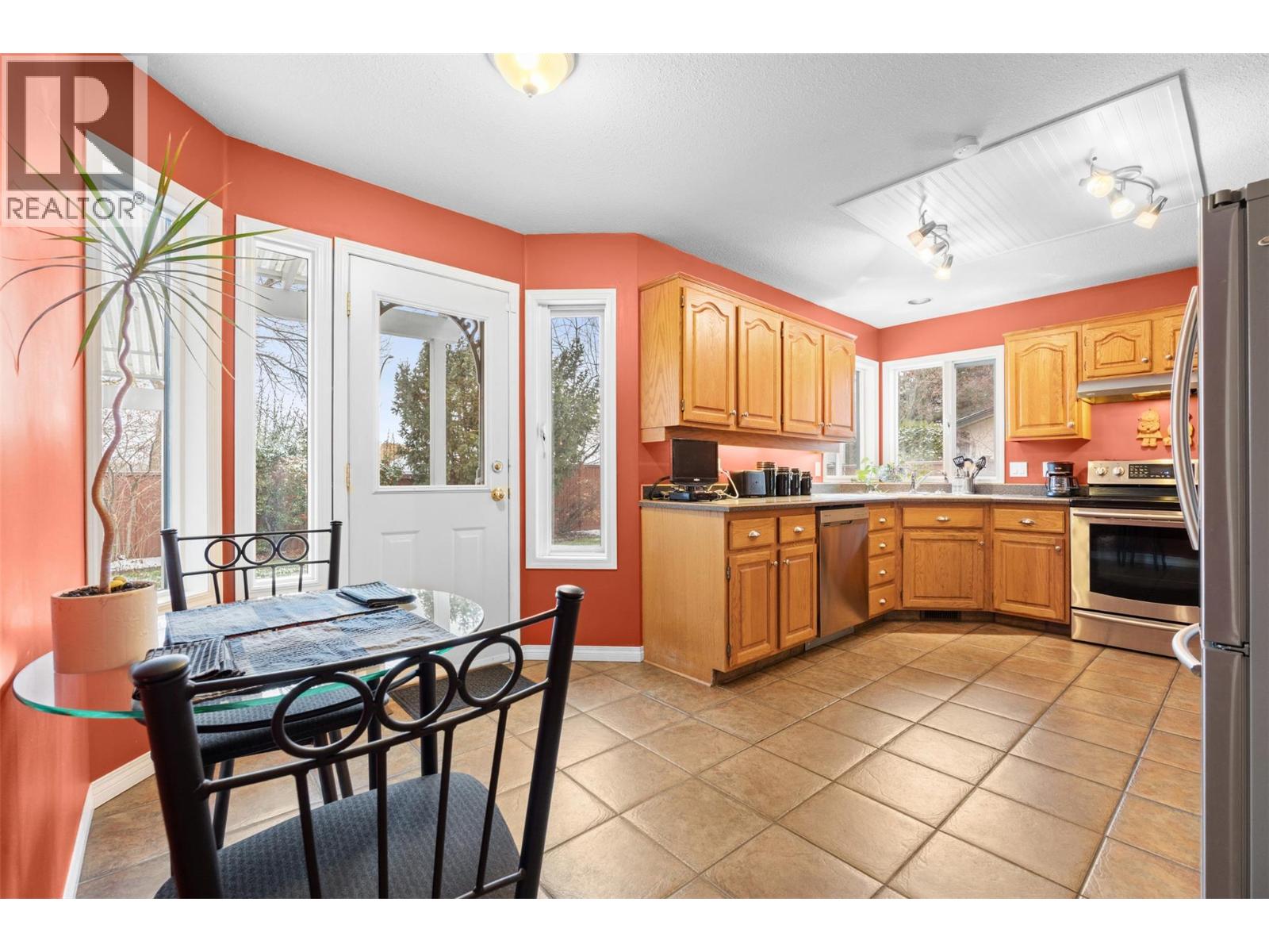 699 Saratoga Place, Kelowna, British Columbia  V1W 2Z6 - Photo 12 - 10375544