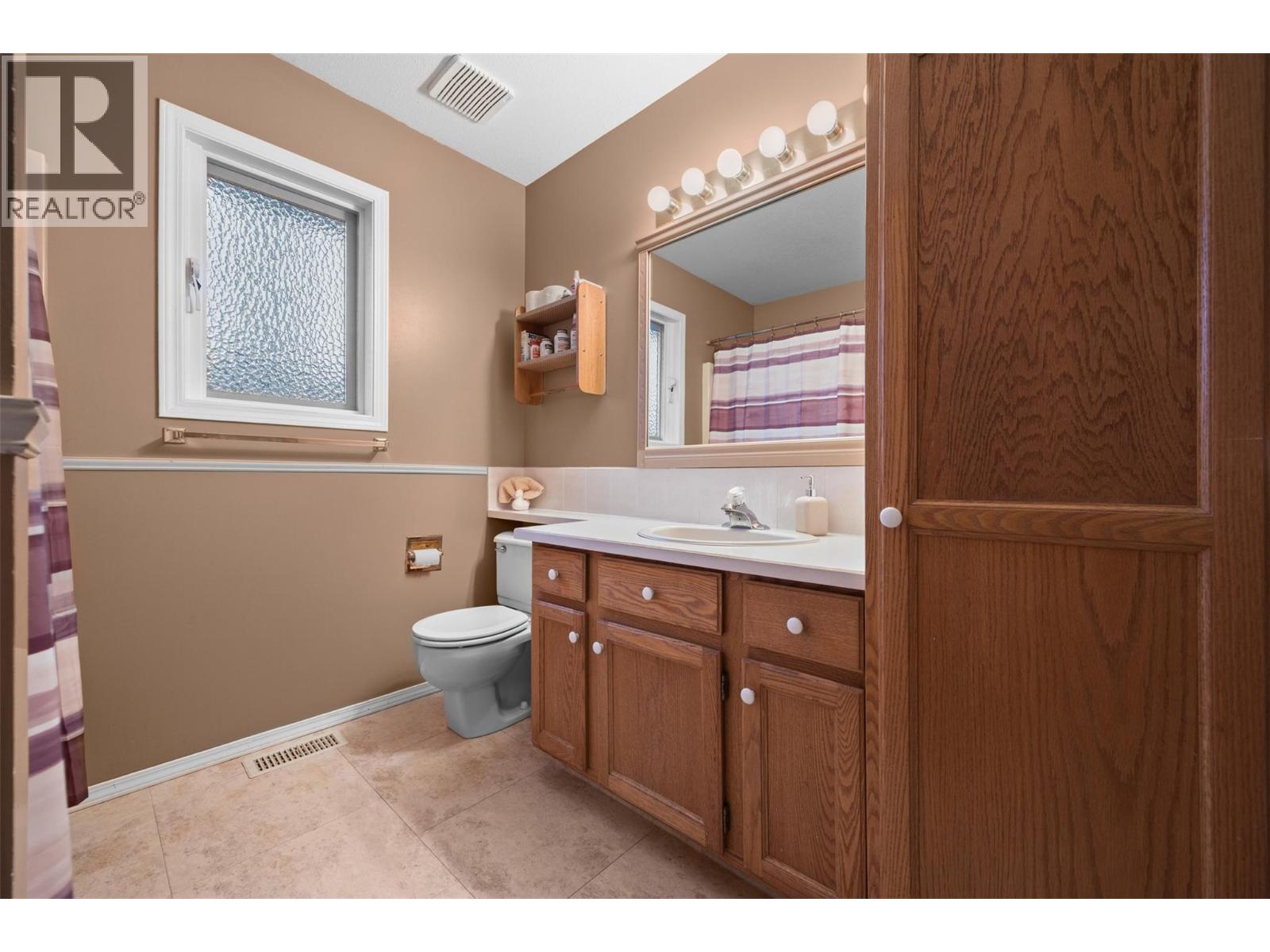 699 Saratoga Place, Kelowna, British Columbia  V1W 2Z6 - Photo 32 - 10375544