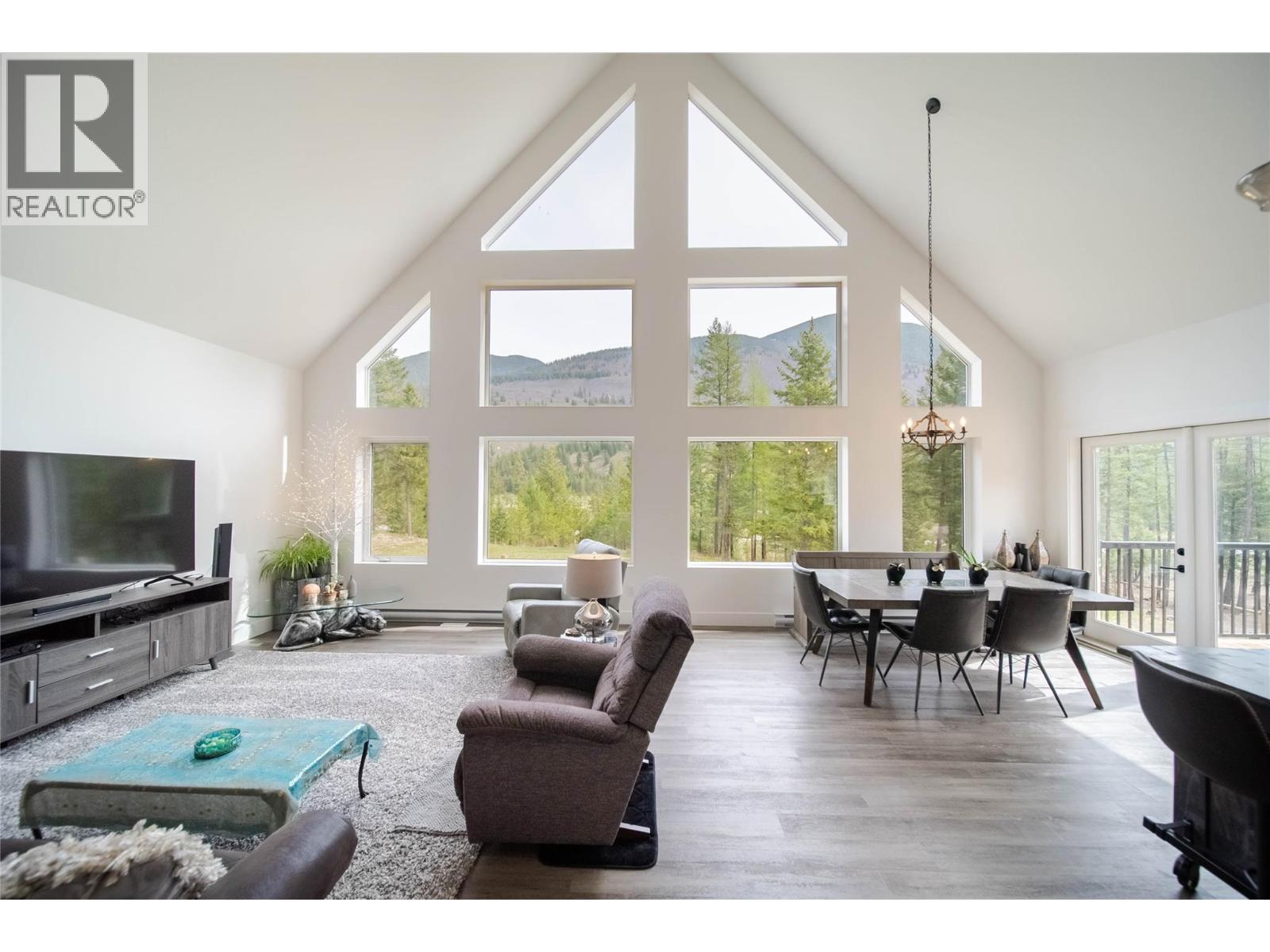 4165 93 Highway, Grasmere, British Columbia  V0B 1R0 - Photo 21 - 10375585