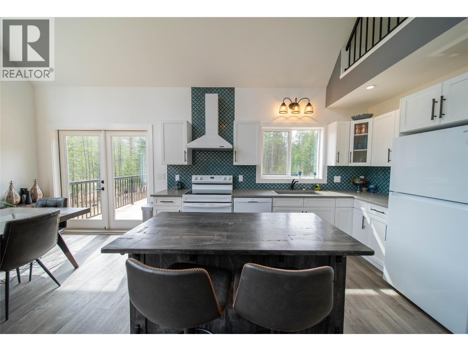 4165 93 Highway, Grasmere, British Columbia  V0B 1R0 - Photo 27 - 10375585