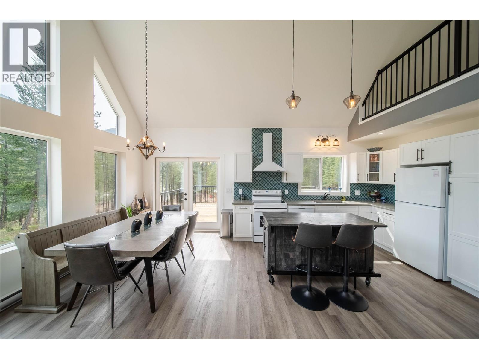 4165 93 Highway, Grasmere, British Columbia  V0B 1R0 - Photo 29 - 10375585
