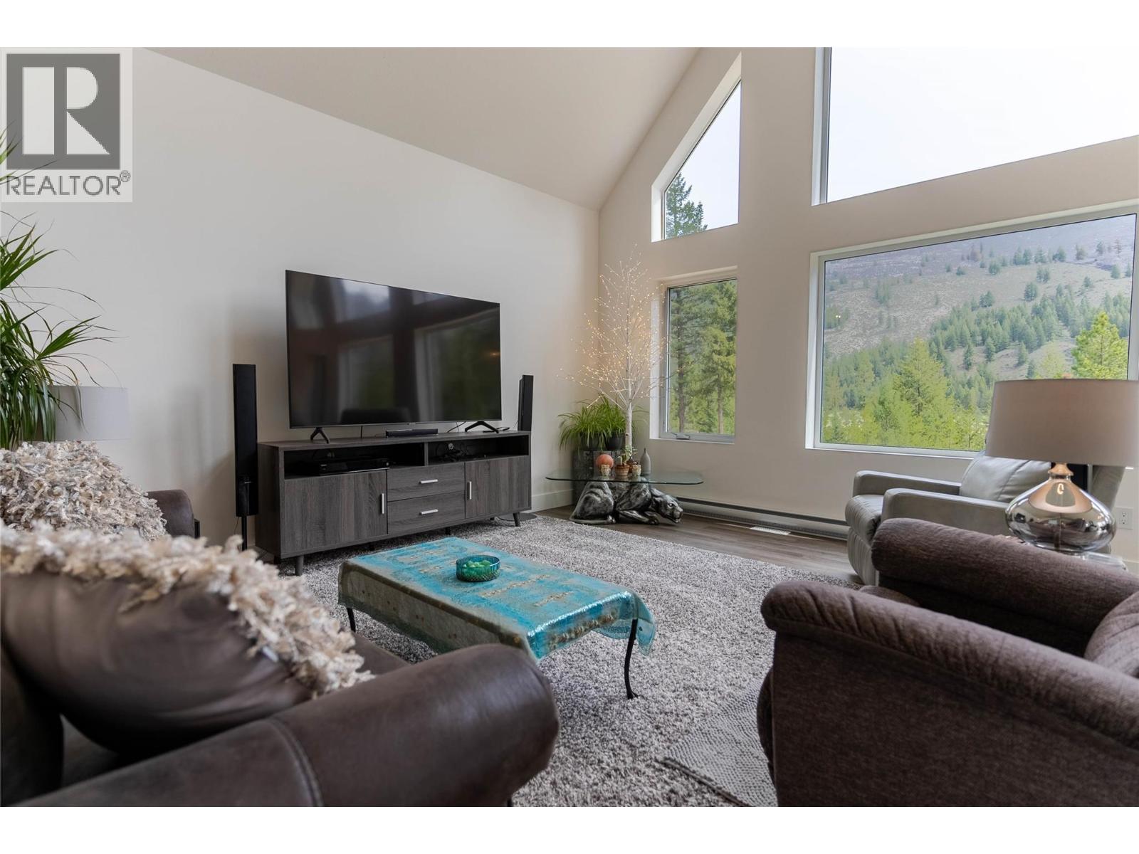 4165 93 Highway, Grasmere, British Columbia  V0B 1R0 - Photo 31 - 10375585
