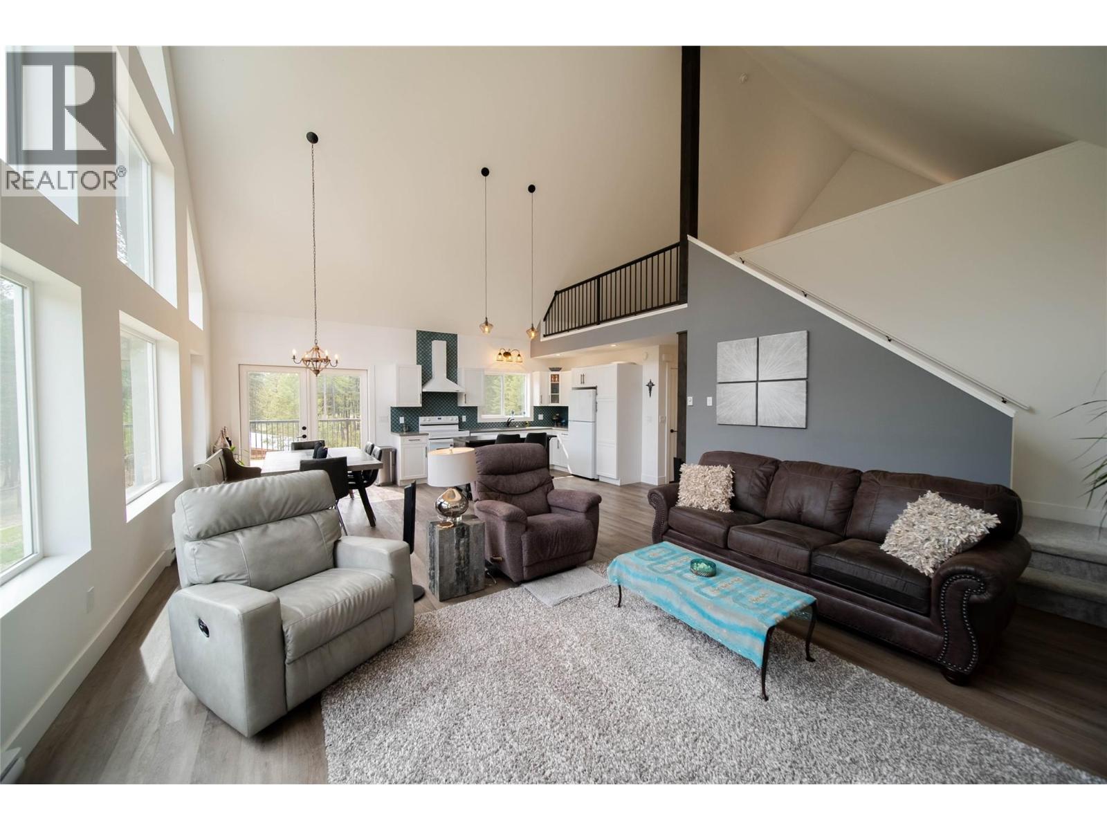 4165 93 Highway, Grasmere, British Columbia  V0B 1R0 - Photo 33 - 10375585
