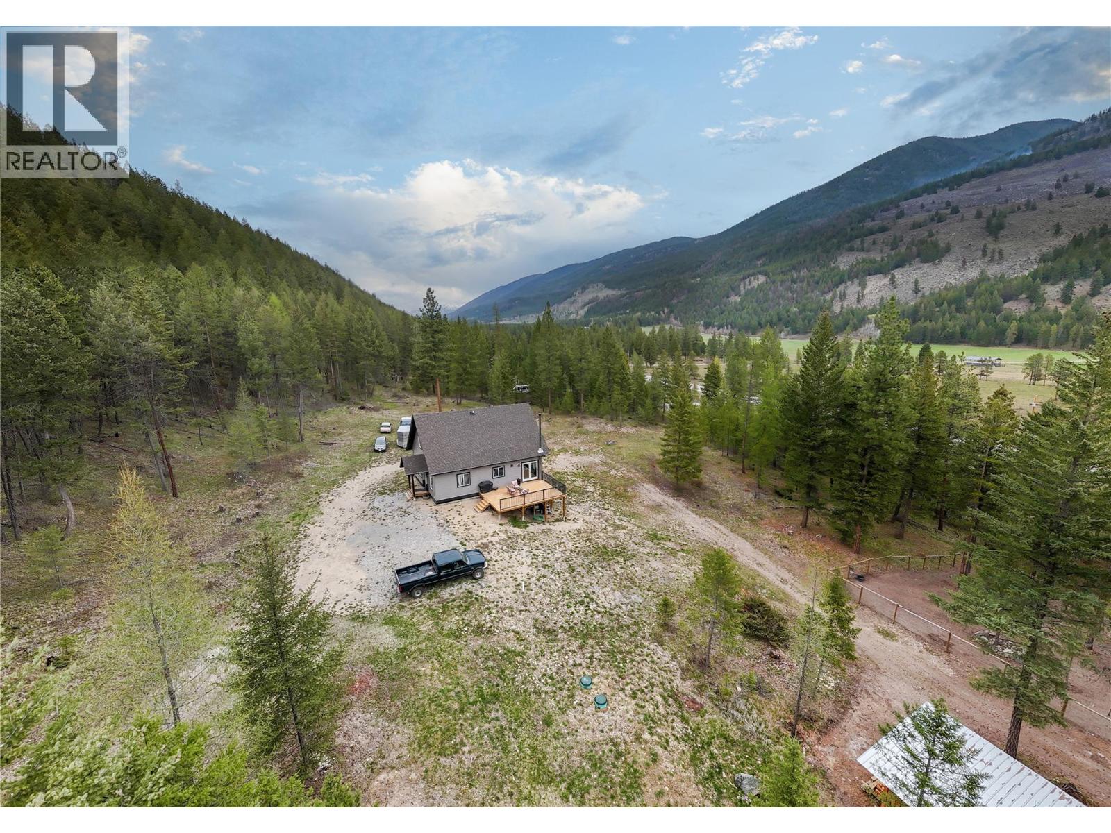 4165 93 Highway, Grasmere, British Columbia  V0B 1R0 - Photo 67 - 10375585