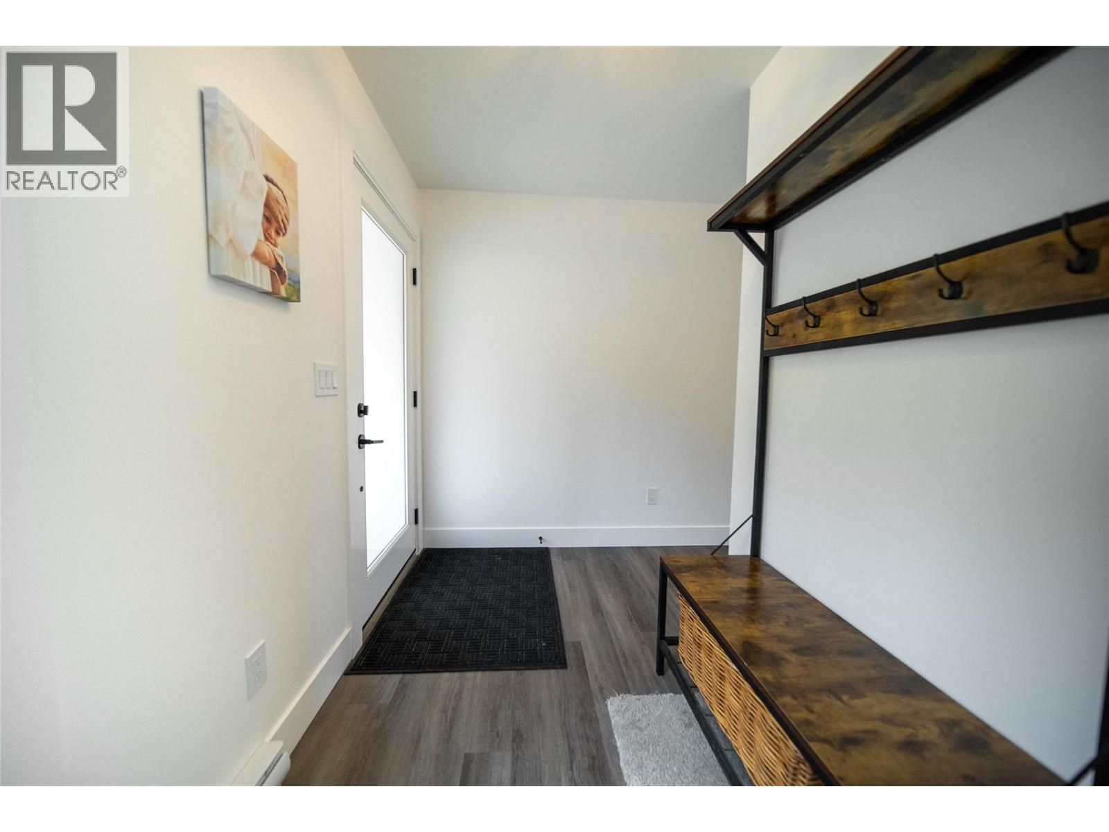 4165 93 Highway, Grasmere, British Columbia  V0B 1R0 - Photo 7 - 10375585