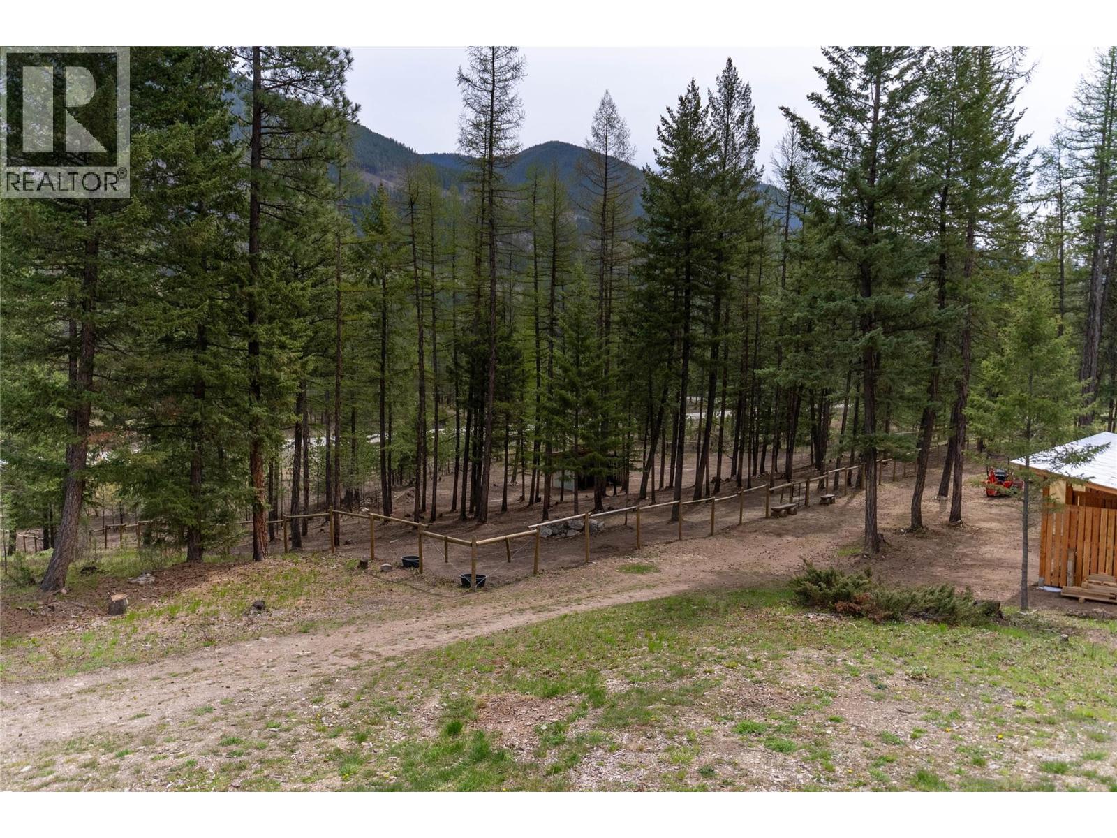 4165 93 Highway, Grasmere, British Columbia  V0B 1R0 - Photo 70 - 10375585