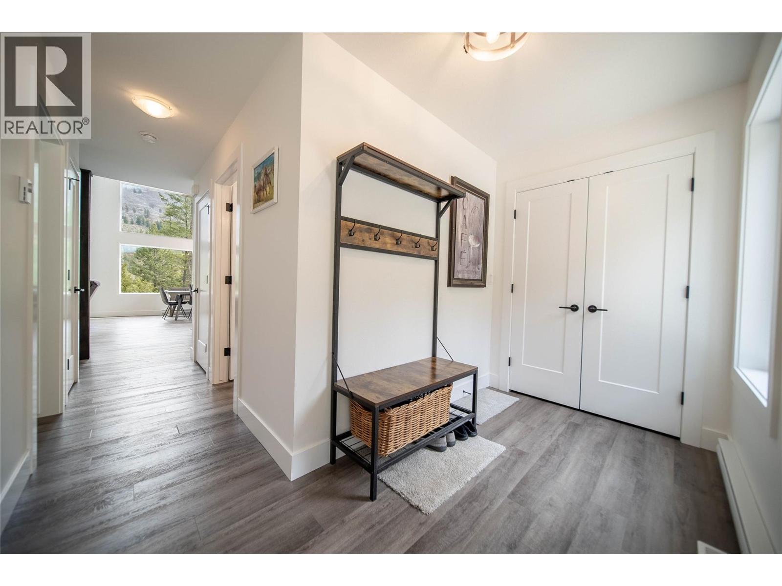 4165 93 Highway, Grasmere, British Columbia  V0B 1R0 - Photo 9 - 10375585