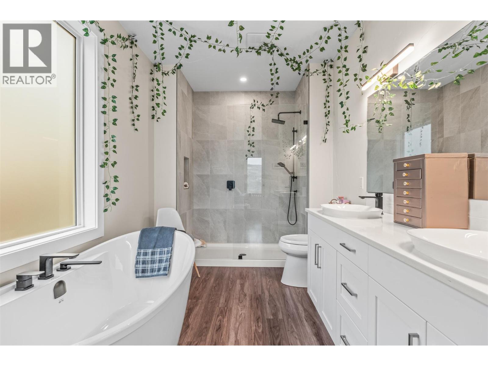 8909 Cherry Lane, Coldstream, British Columbia  V1B 1W1 - Photo 24 - 10375491