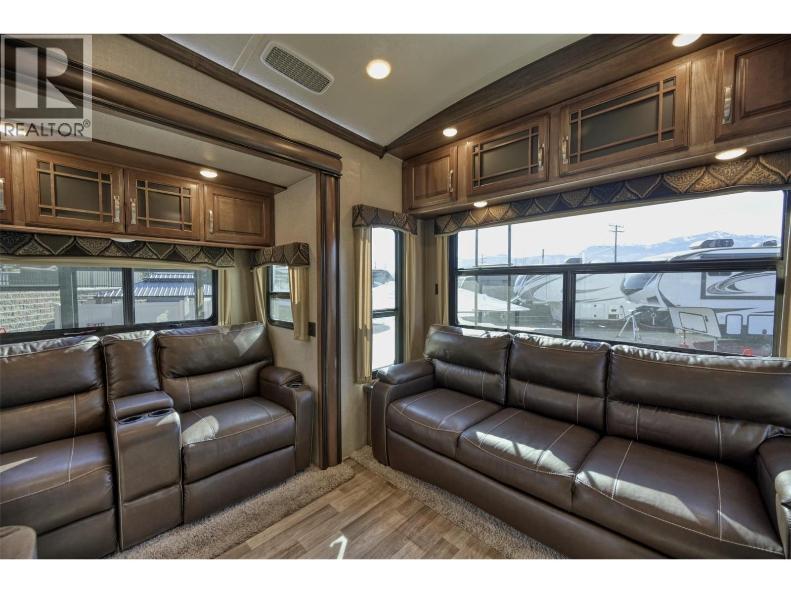 3207 Lakeshore Drive Unit# 65 & 66, Osoyoos, British Columbia  V0H 1V6 - Photo 19 - 10373386