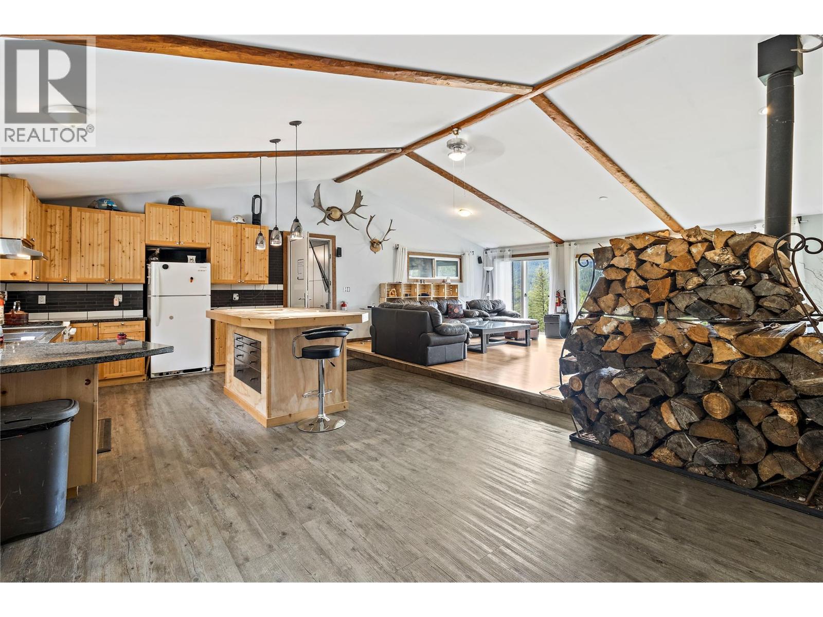 1446 Nittel Road, Seymour Arm, British Columbia  V0E 1M0 - Photo 11 - 10373345