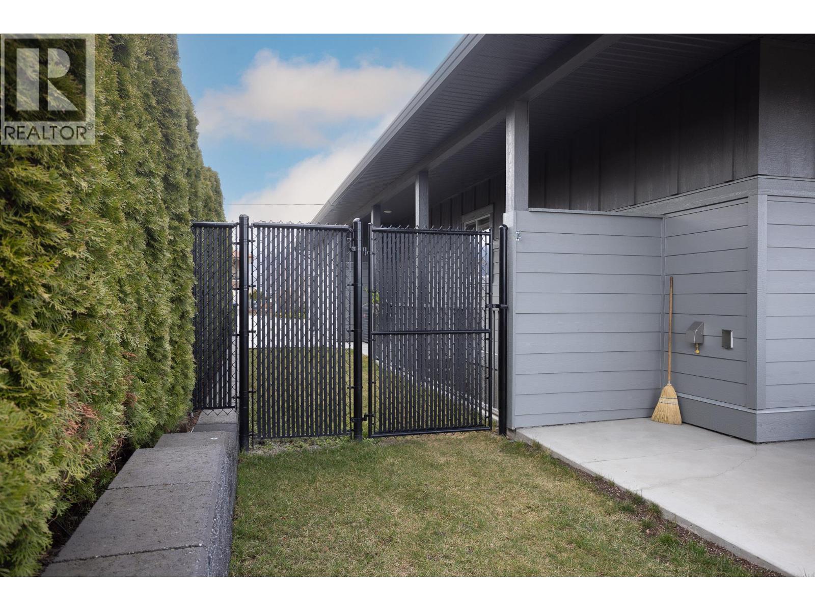 2449 Harmon Road, West Kelowna, British Columbia  V1Z 2C1 - Photo 59 - 10375608