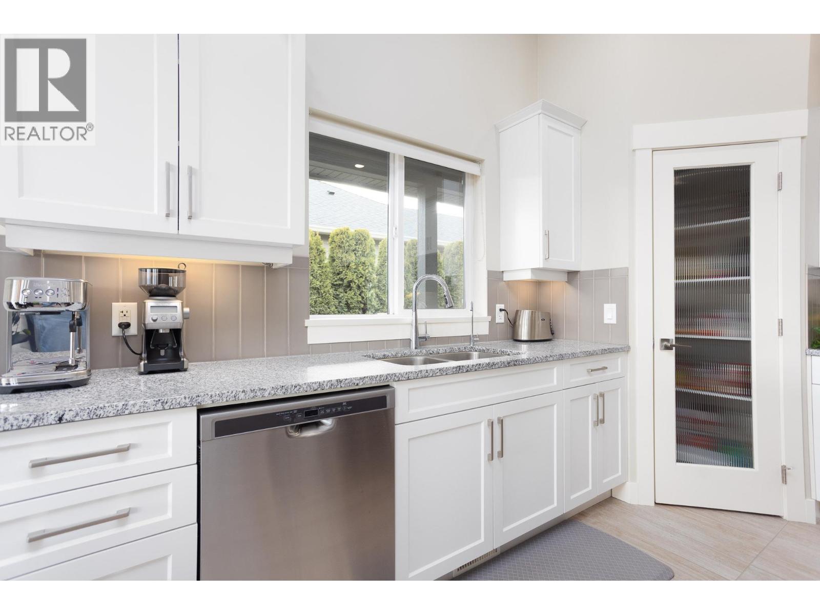 2449 Harmon Road, West Kelowna, British Columbia  V1Z 2C1 - Photo 9 - 10375608