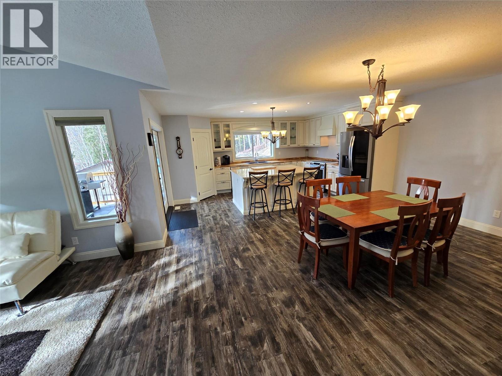 565 Clearwater Valley Road, Clearwater, British Columbia  V0E 1N1 - Photo 17 - 10375577