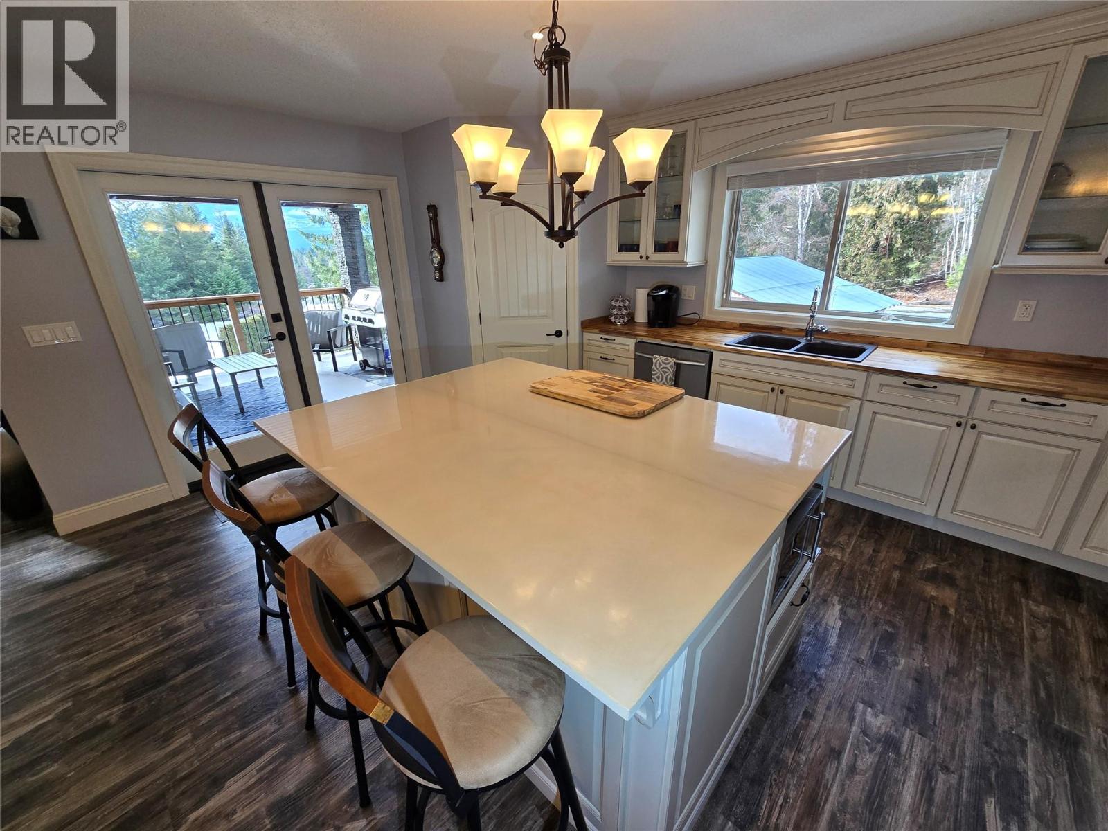 565 Clearwater Valley Road, Clearwater, British Columbia  V0E 1N1 - Photo 8 - 10375577