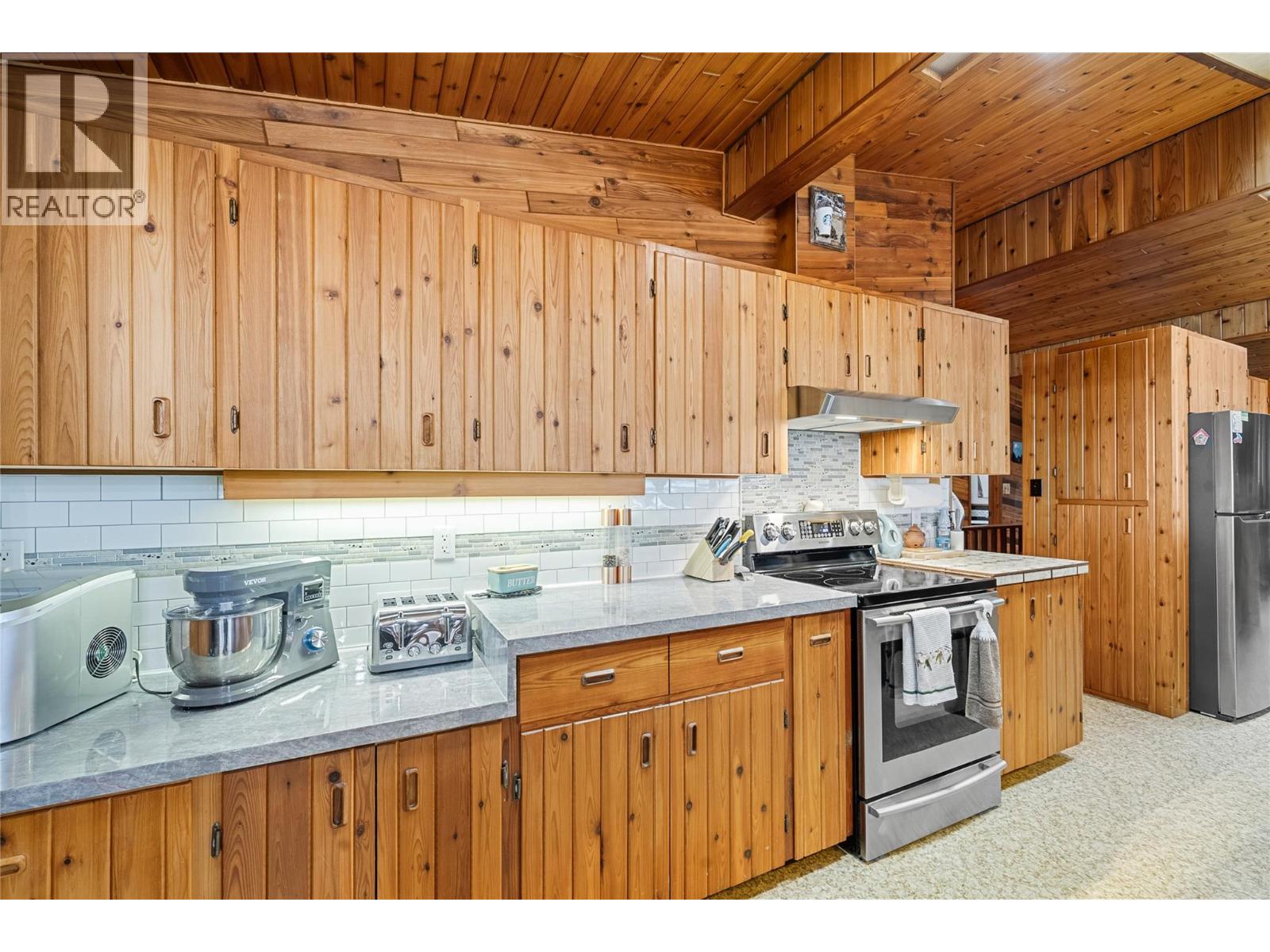 5305 Meadow Creek Crescent, Celista, British Columbia  V0E 1M6 - Photo 16 - 10375485