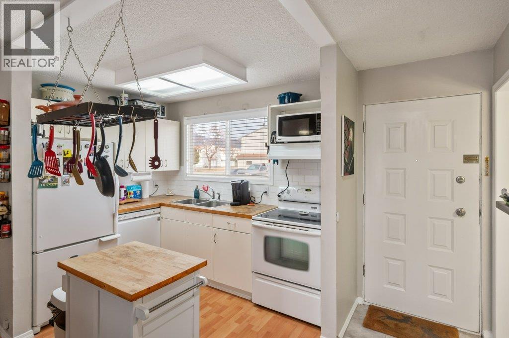 3099 South Main Street Unit# 60, Penticton, British Columbia  V2A 6Y2 - Photo 2 - 10375584