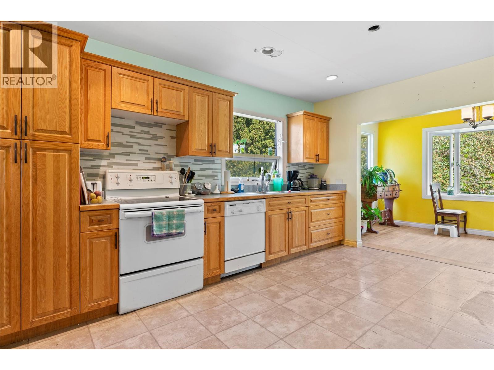 1121 Shuswap Street Sw, Salmon Arm, British Columbia  V1E 1J3 - Photo 39 - 10375574