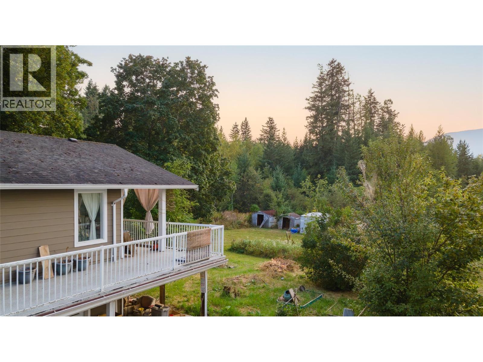 1121 Shuswap Street Sw, Salmon Arm, British Columbia  V1E 1J3 - Photo 8 - 10375574