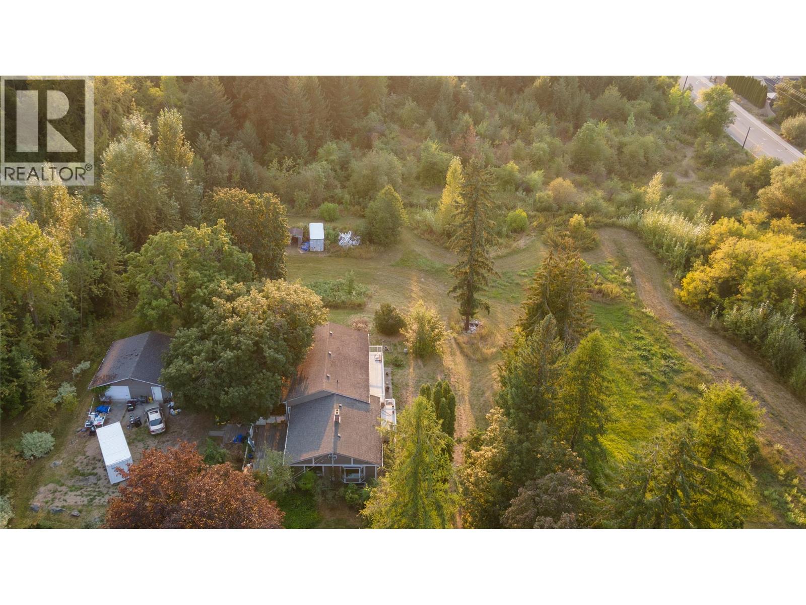 1121 Shuswap Street Sw, Salmon Arm, British Columbia  V1E 1J3 - Photo 9 - 10375574