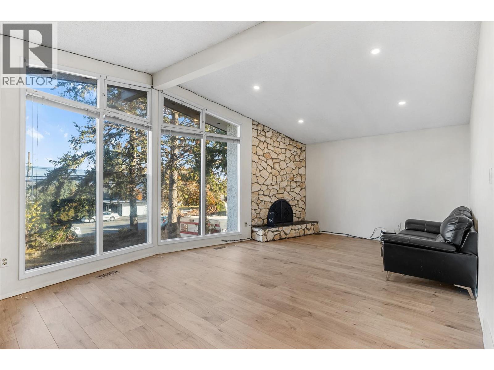 2650 Thacker Drive, West Kelowna, British Columbia  V1Z 1W3 - Photo 4 - 10375527