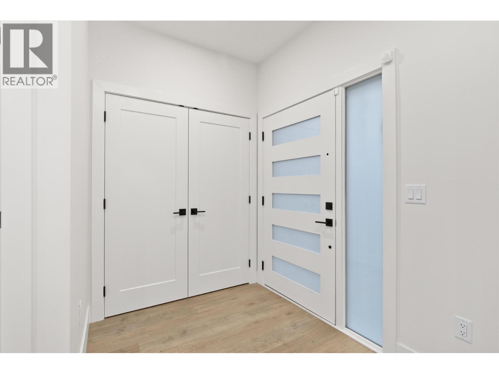 781 Raymer Avenue Unit# 2, Kelowna, British Columbia  V1Y 4Z7 - Photo 3 - 10375451