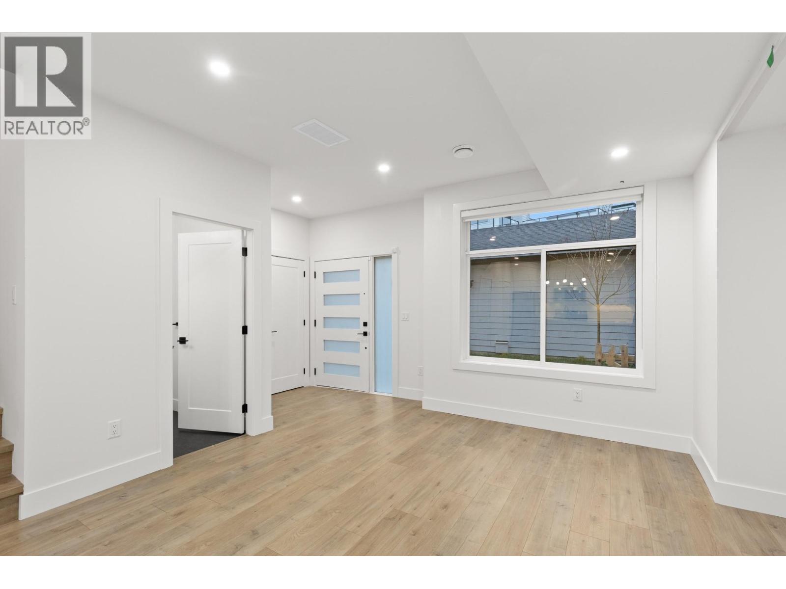 781 Raymer Avenue Unit# 2, Kelowna, British Columbia  V1Y 4Z7 - Photo 4 - 10375451