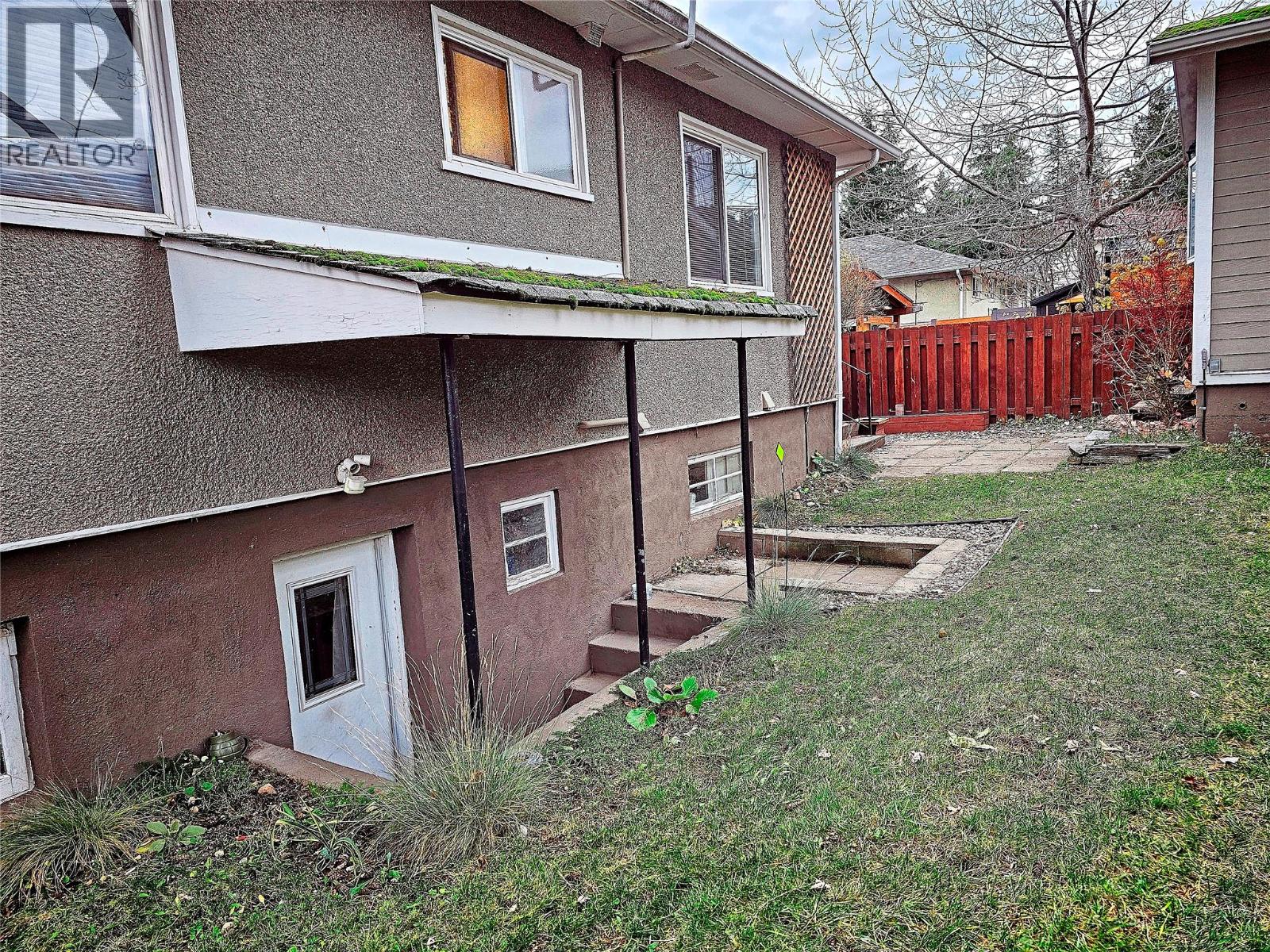 614 10th Avenue, Castlegar, British Columbia  V1N 1K9 - Photo 12 - 10375401