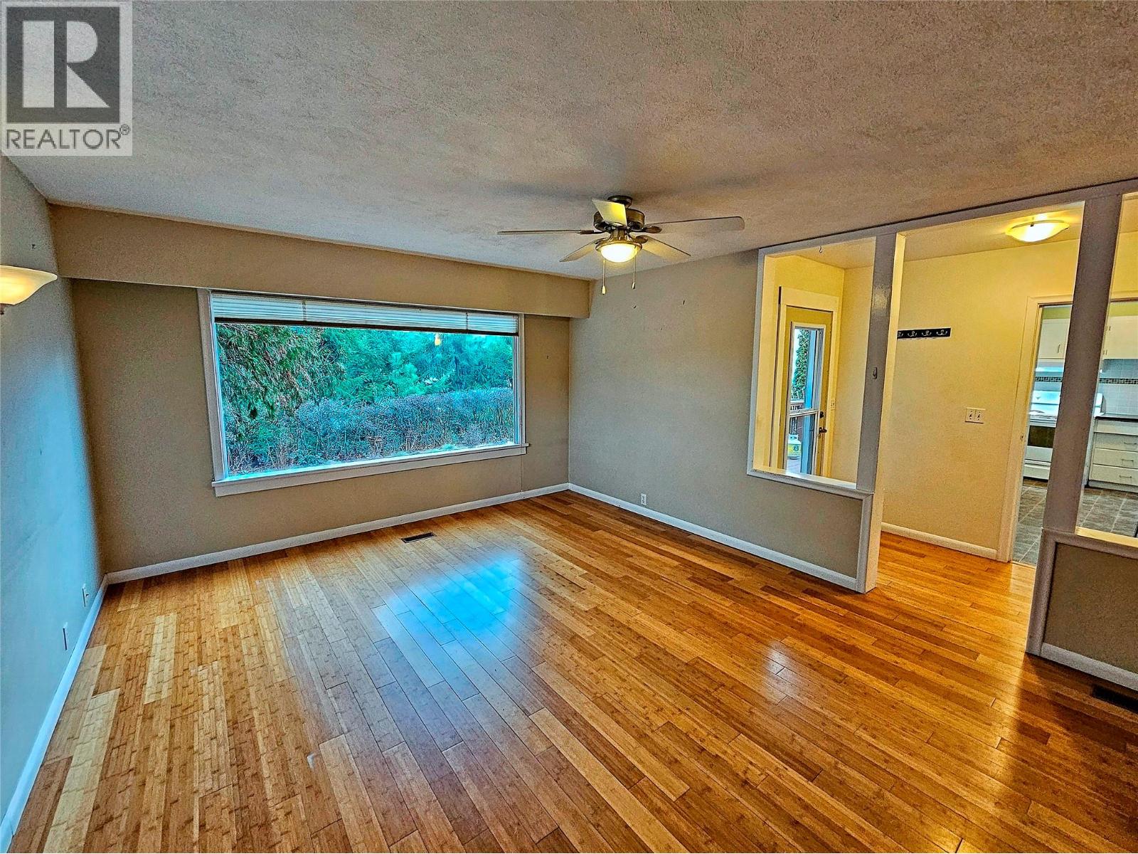 614 10th Avenue, Castlegar, British Columbia  V1N 1K9 - Photo 23 - 10375401