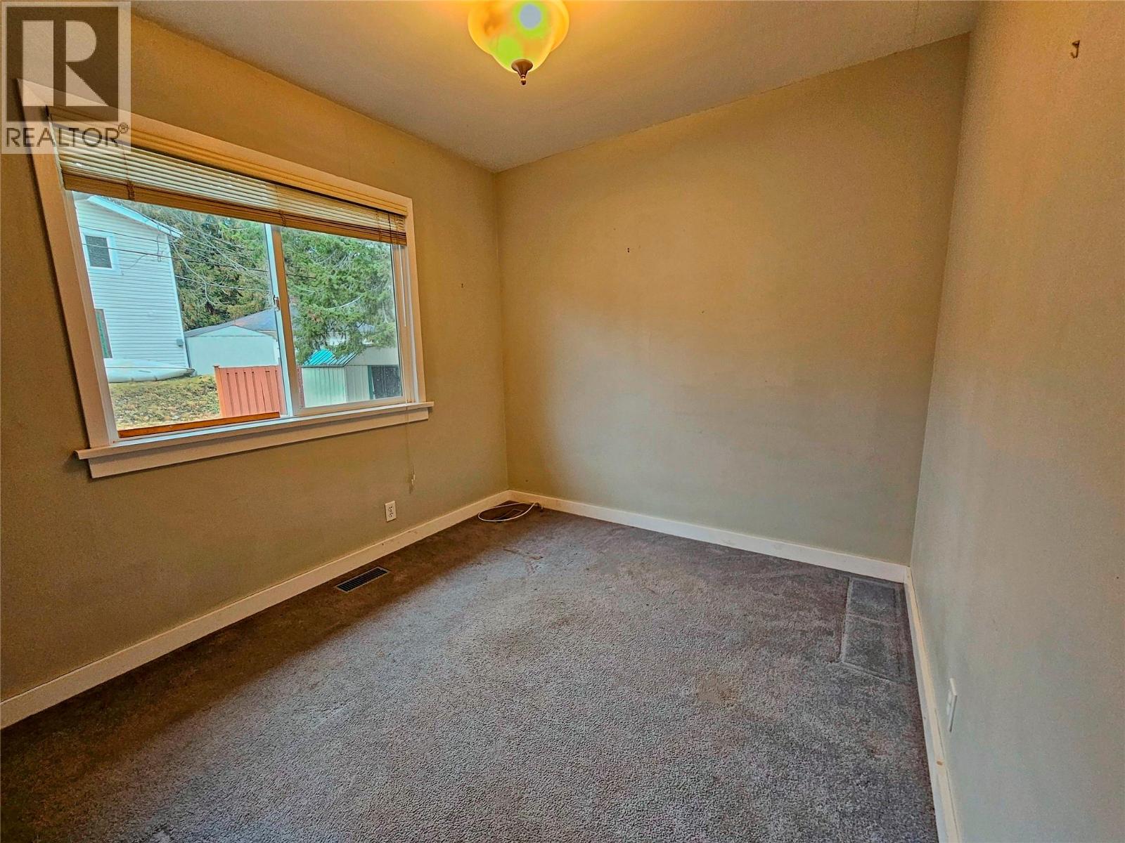 614 10th Avenue, Castlegar, British Columbia  V1N 1K9 - Photo 33 - 10375401