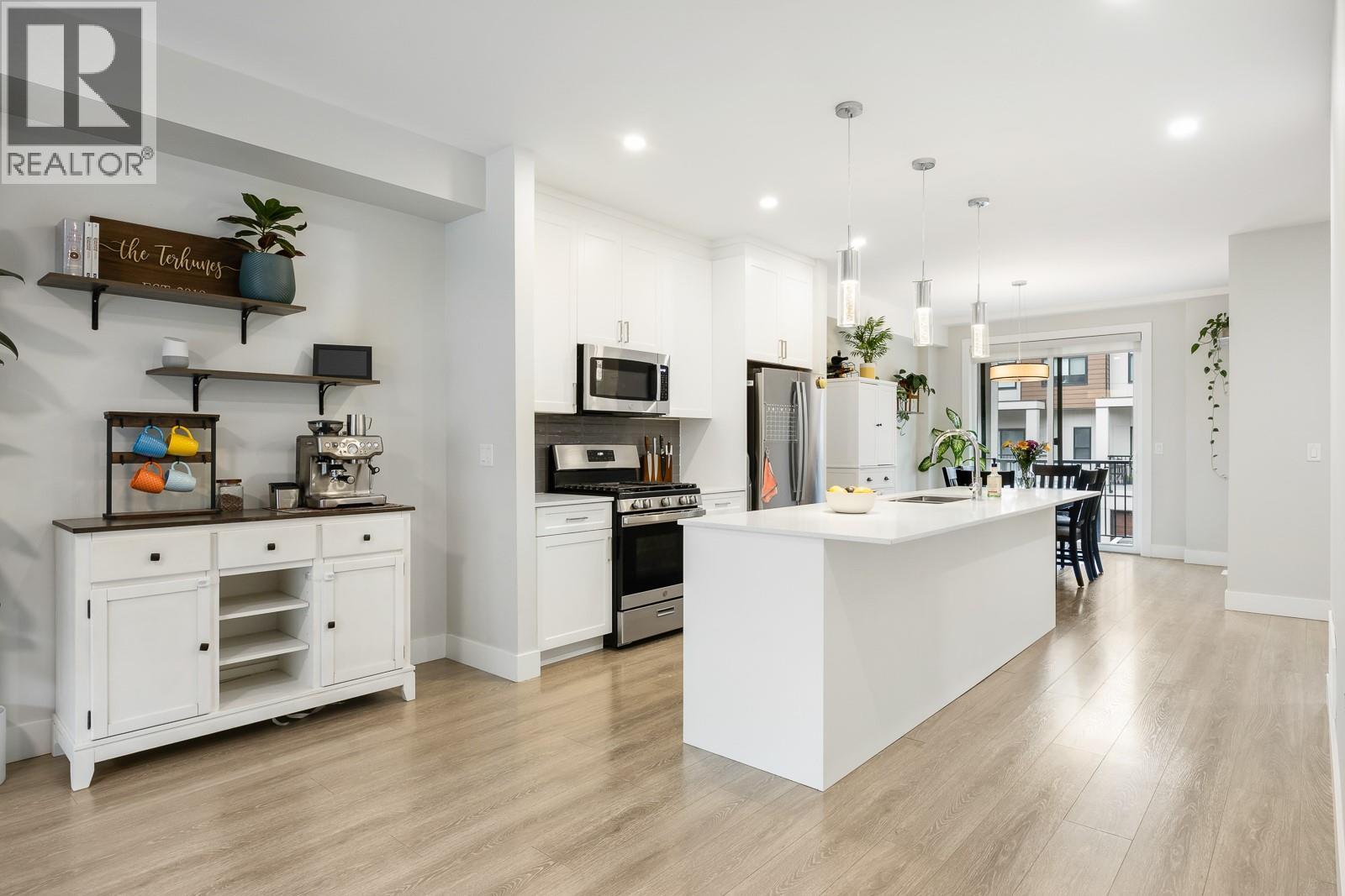 1146 Black Mountain Drive, Kelowna, British Columbia  V1P 0A7 - Photo 2 - 10373262