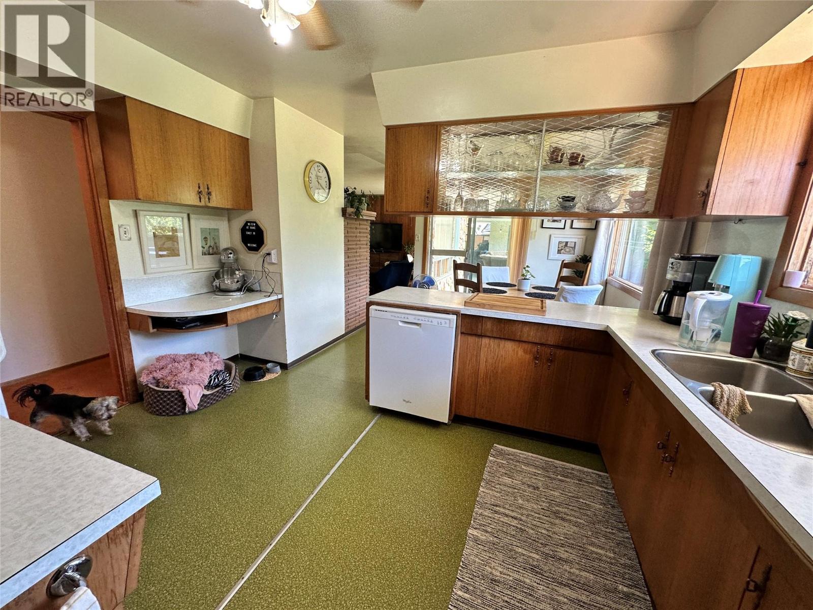 2629 9th Avenue, Castlegar, British Columbia  V1N 2Y9 - Photo 11 - 10374974