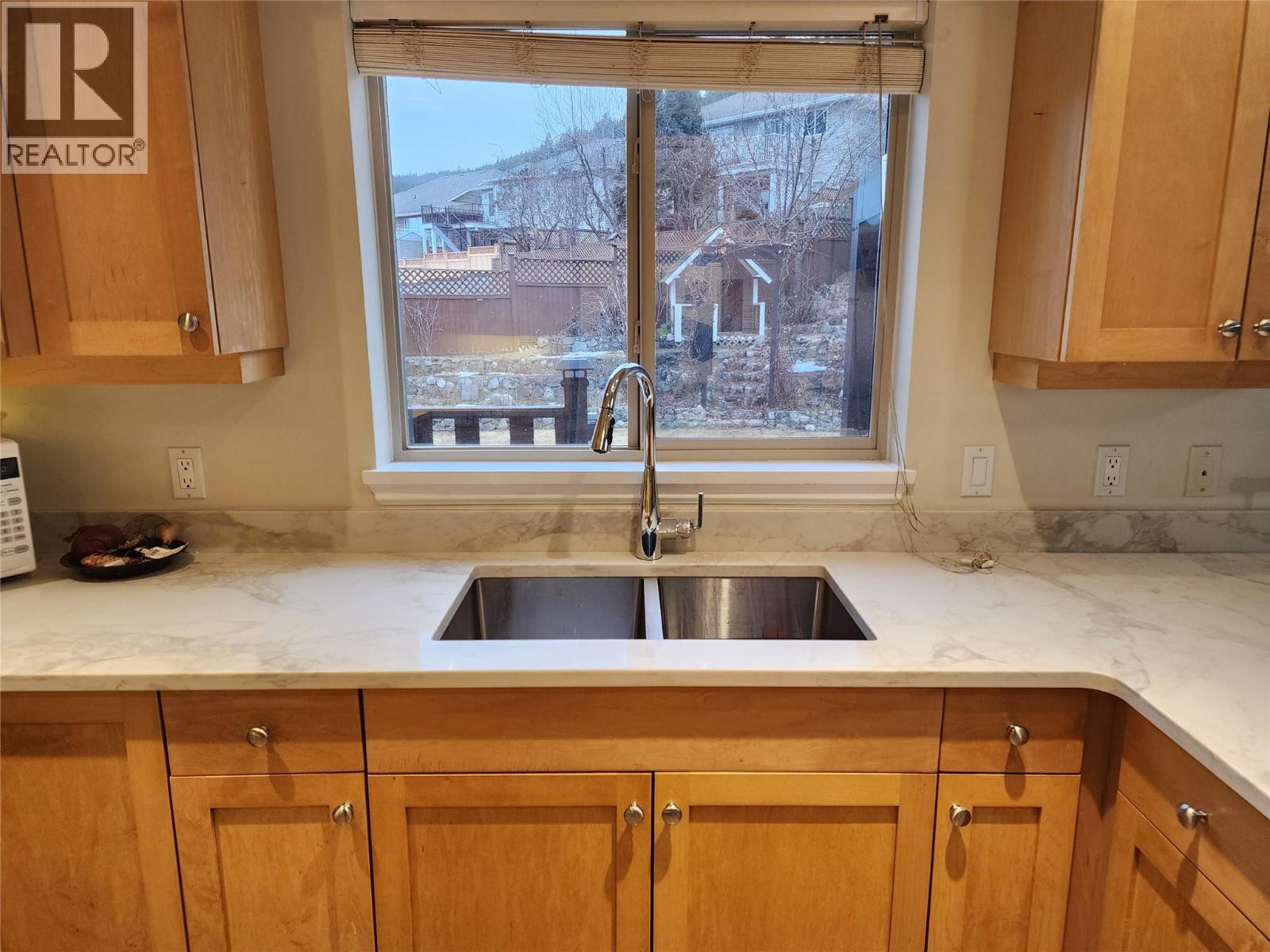 1925 Englemann Court, Kamloops, British Columbia  V1S 1X9 - Photo 5 - 10375634