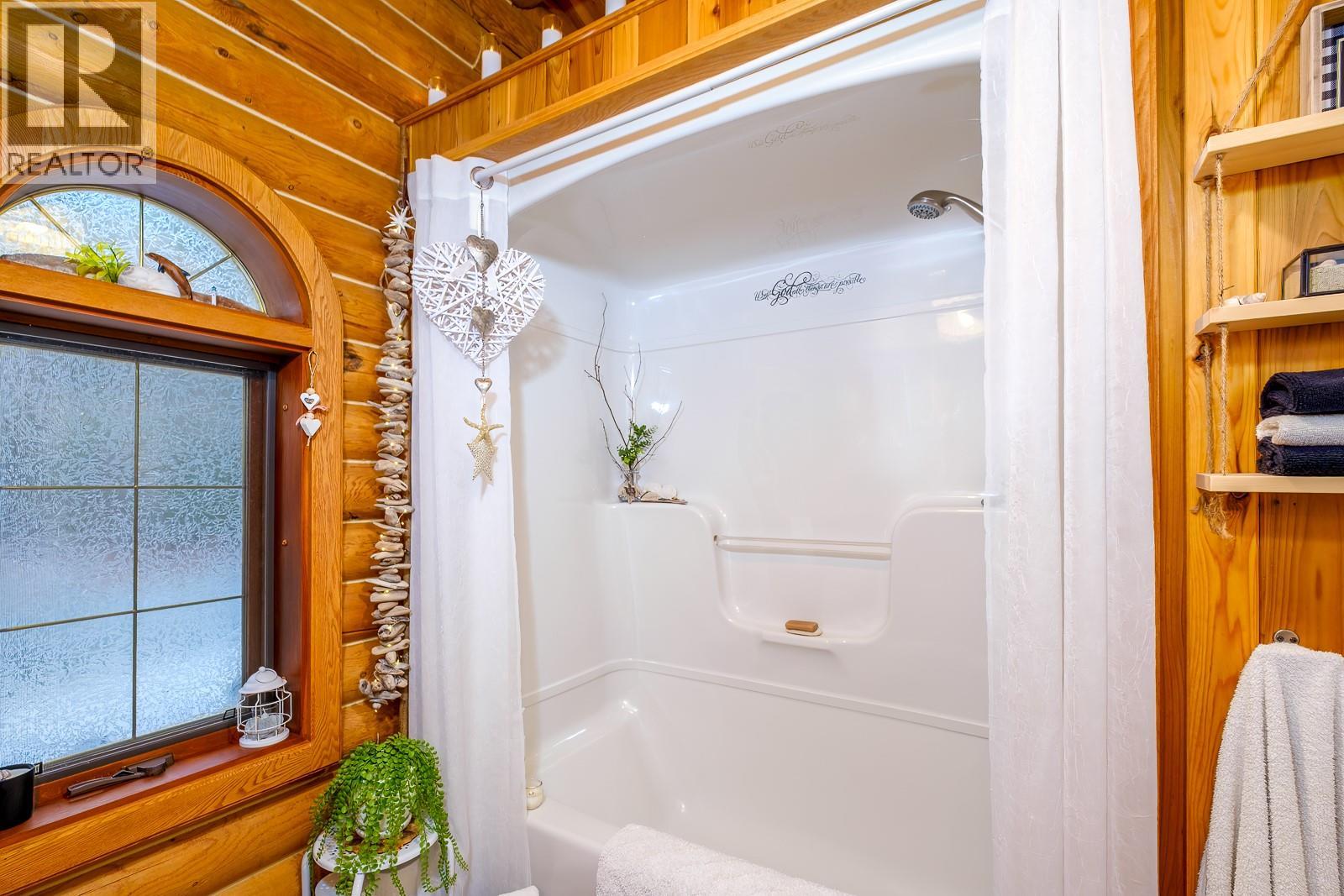 1851 Green Road, Fruitvale, British Columbia  V0G 1Y0 - Photo 29 - 10374914