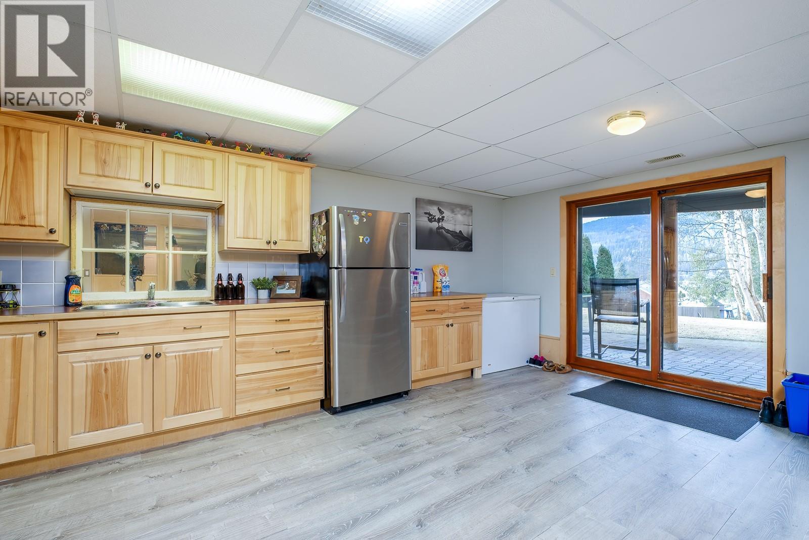 1851 Green Road, Fruitvale, British Columbia  V0G 1Y0 - Photo 32 - 10374914