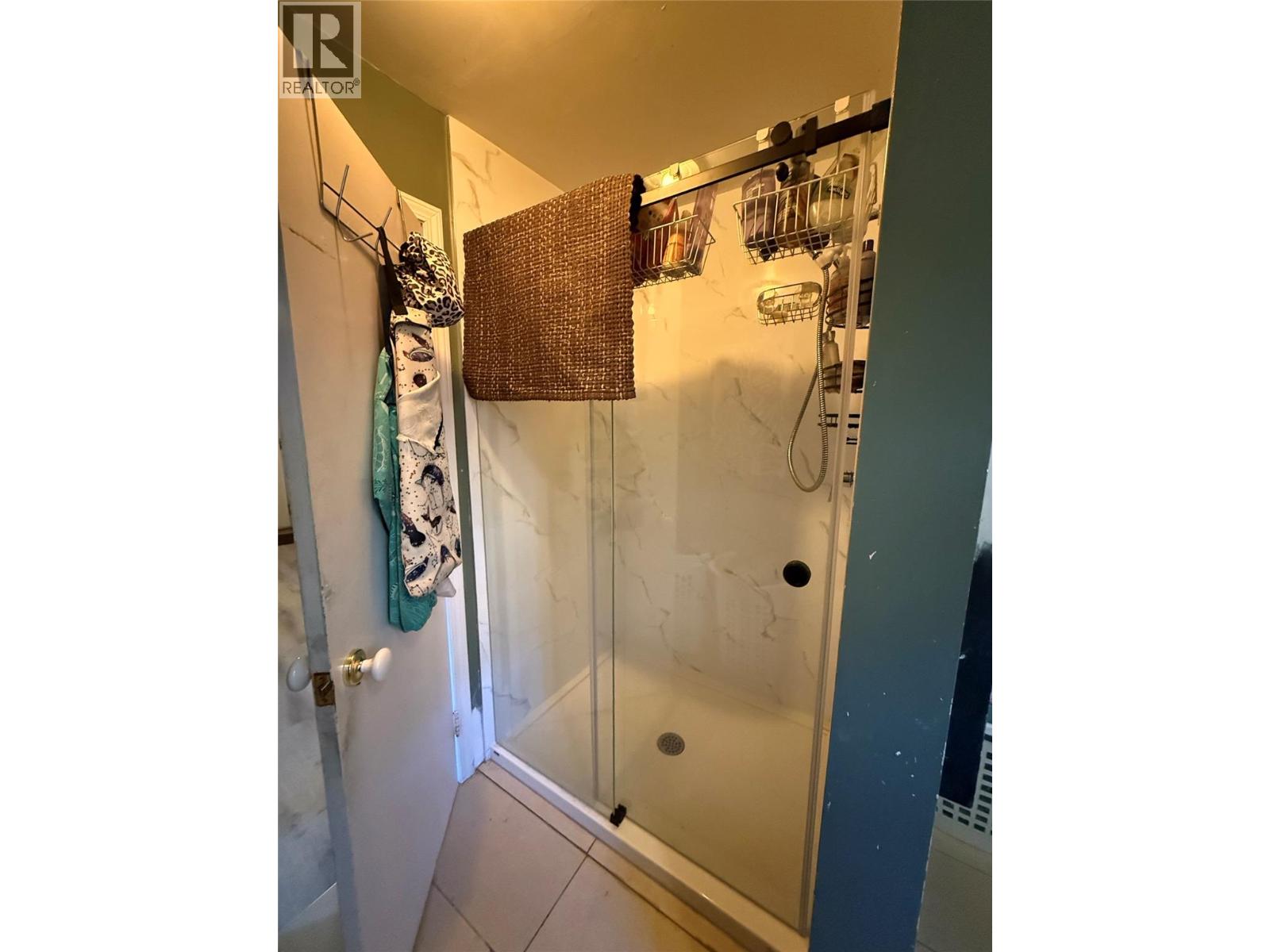 954 Glover Road, Trail, British Columbia  V1R 3J9 - Photo 13 - 10375645