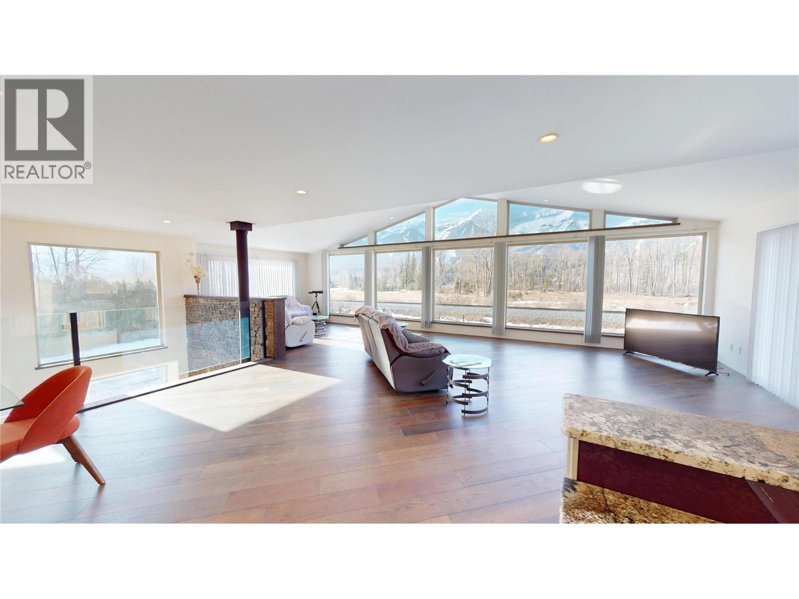 3982 Mcgiverin Road, Fernie, British Columbia  V0B 1M4 - Photo 24 - 10375535