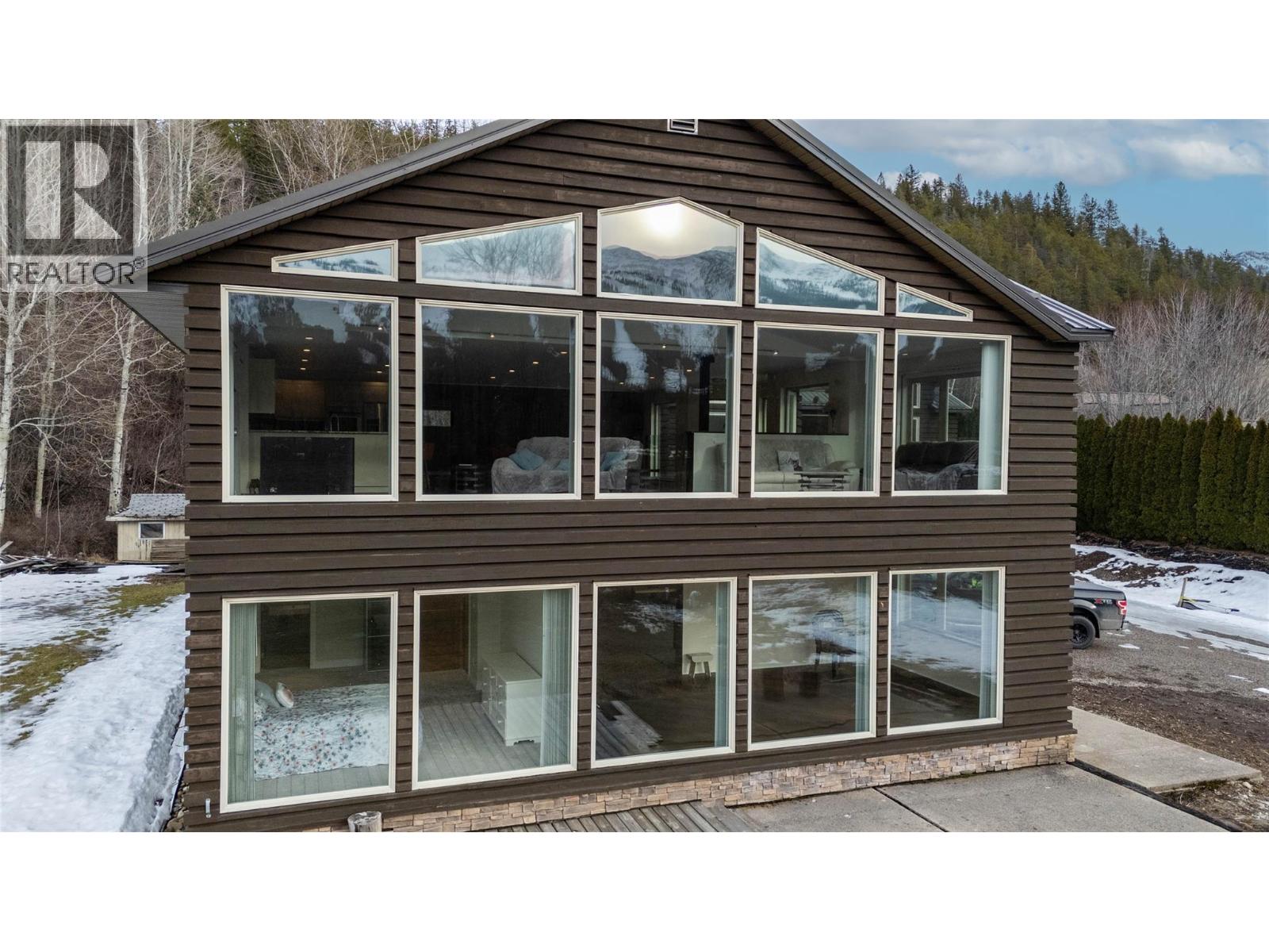 3982 Mcgiverin Road, Fernie, British Columbia  V0B 1M4 - Photo 50 - 10375535