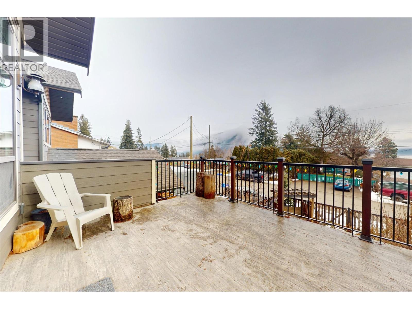 2058 Grandview Avenue, Lumby, British Columbia  V0E 2G0 - Photo 11 - 10373972