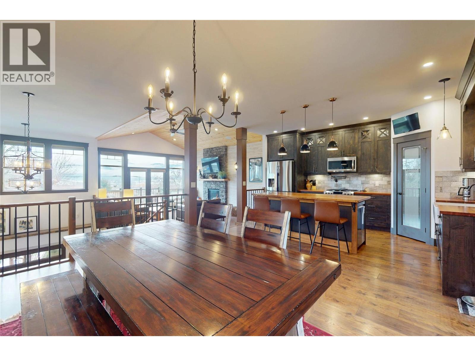 2058 Grandview Avenue, Lumby, British Columbia  V0E 2G0 - Photo 23 - 10373972